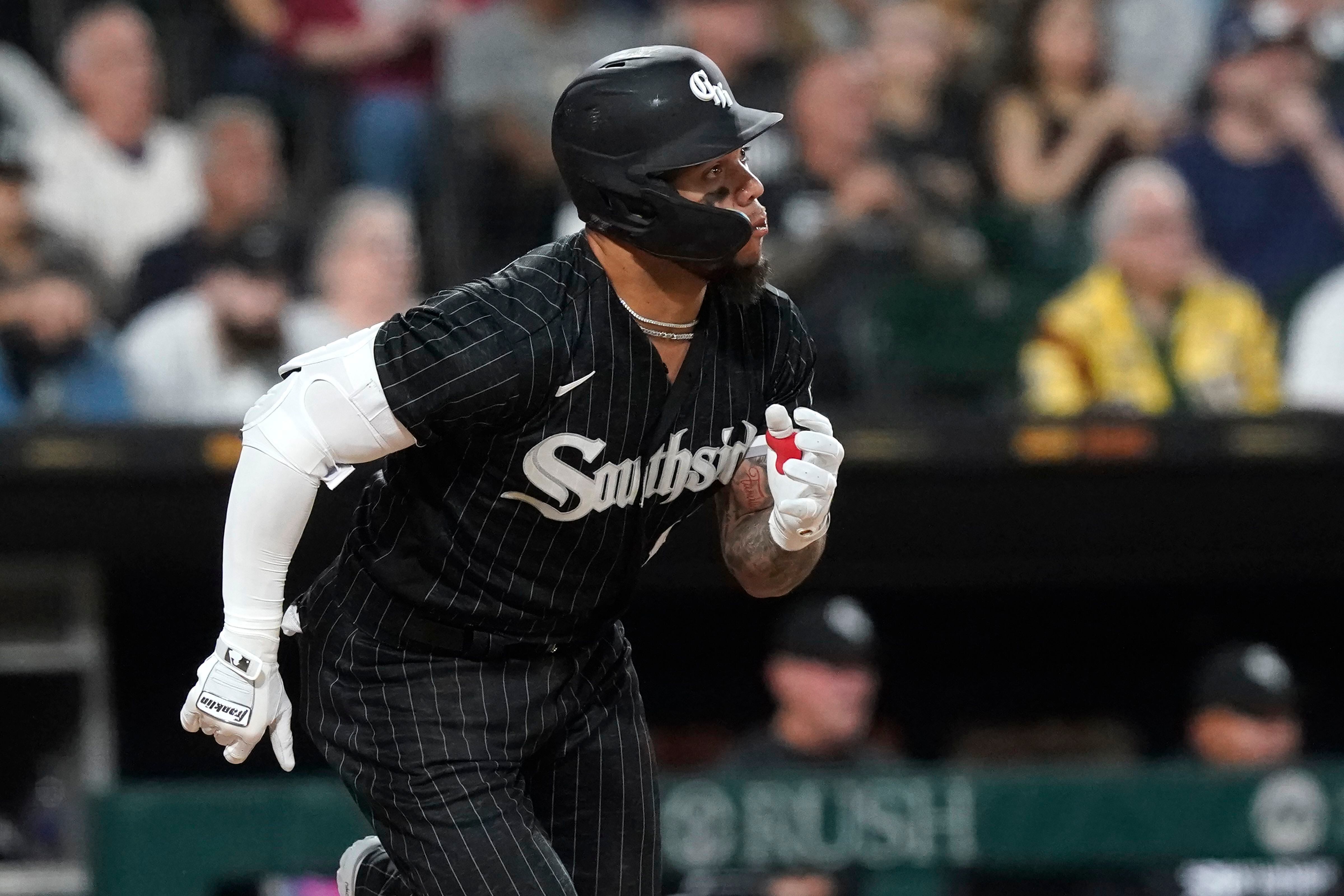 Josh Naylor lost his dang mind after crushing a grand slam in the 9th and a  three-run bomb in the 11th to take down the White Sox, This is the Loop