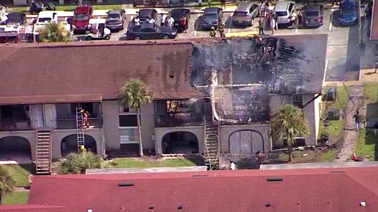 Fire rips through roof of Orange County building, 8 apartments affected thumbnail