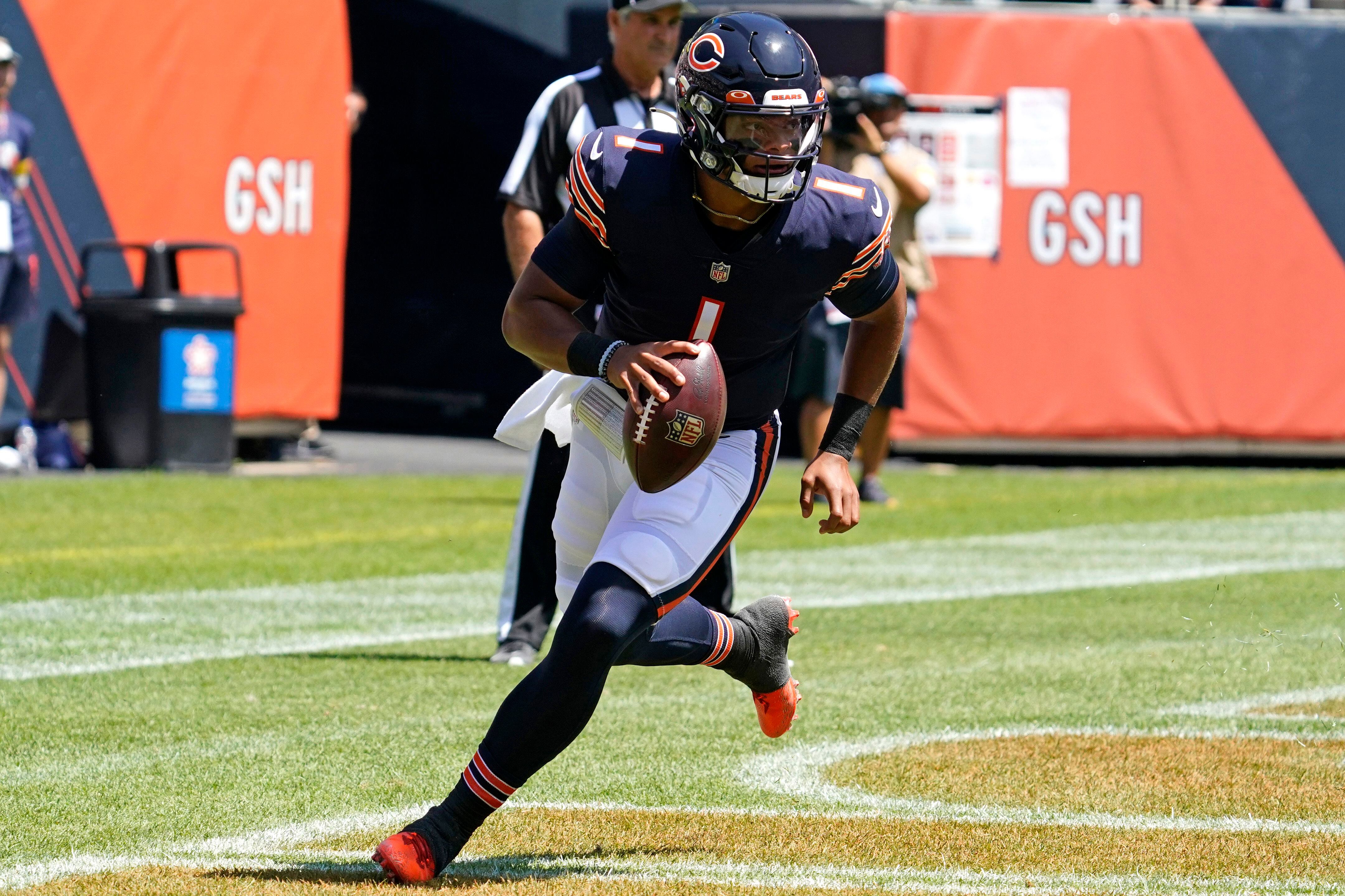 Rookie QB Justin Fields rallies Bears to victory over Dolphins