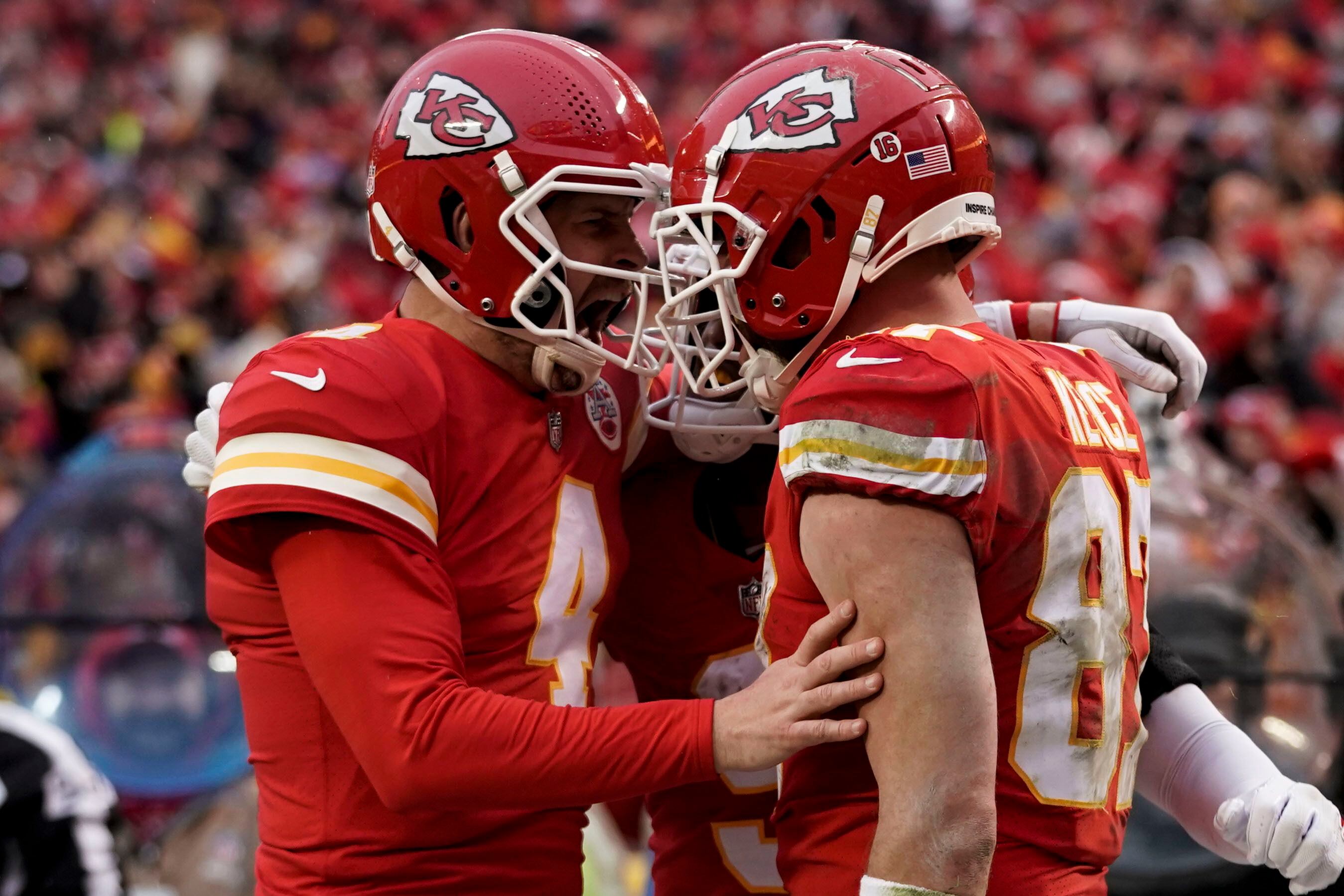 Patrick Mahomes leads Chiefs on two long touchdown drives in win