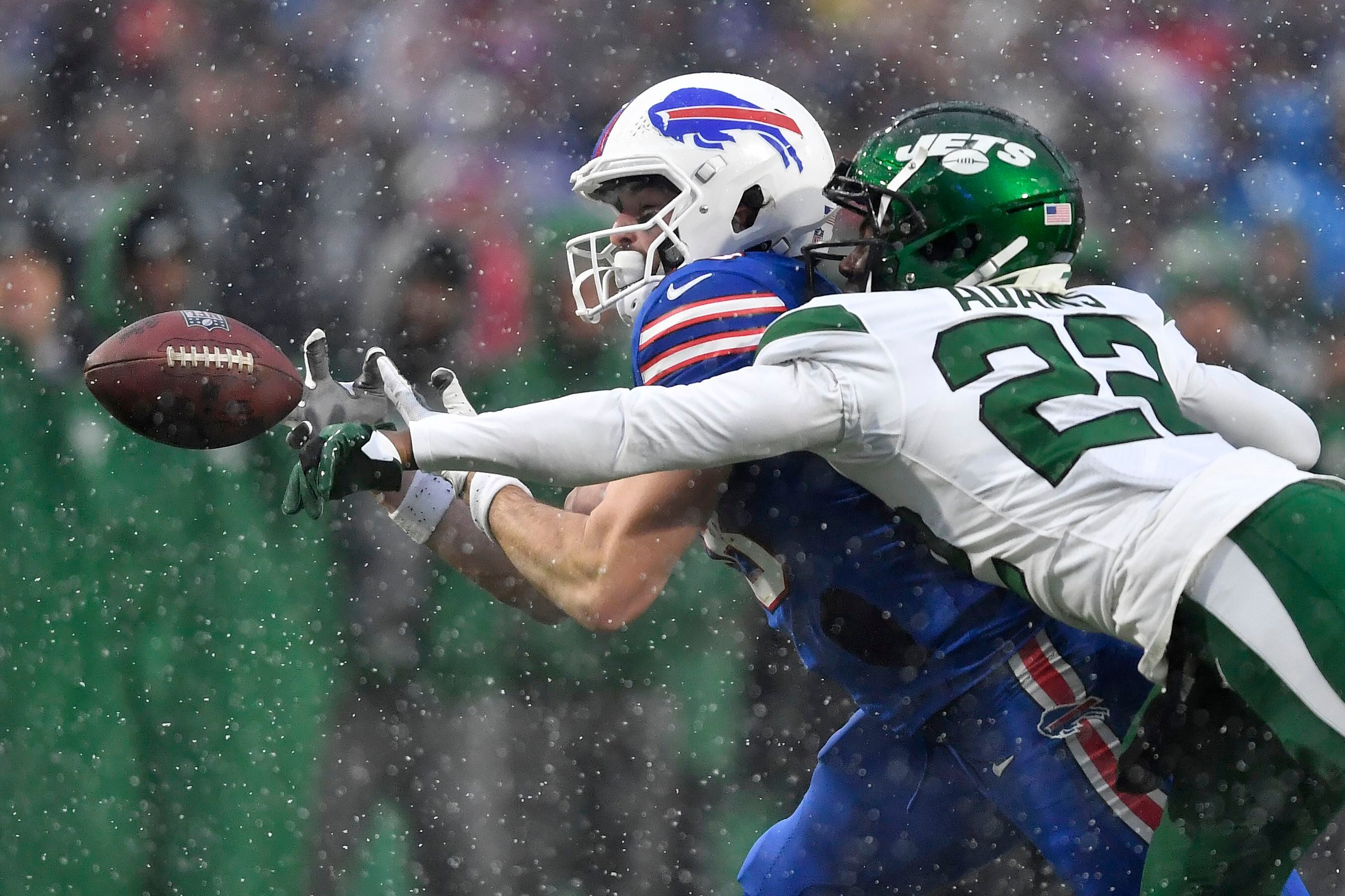 AFC-leading Bills overcome elements, beat White, Jets 20-12 - The