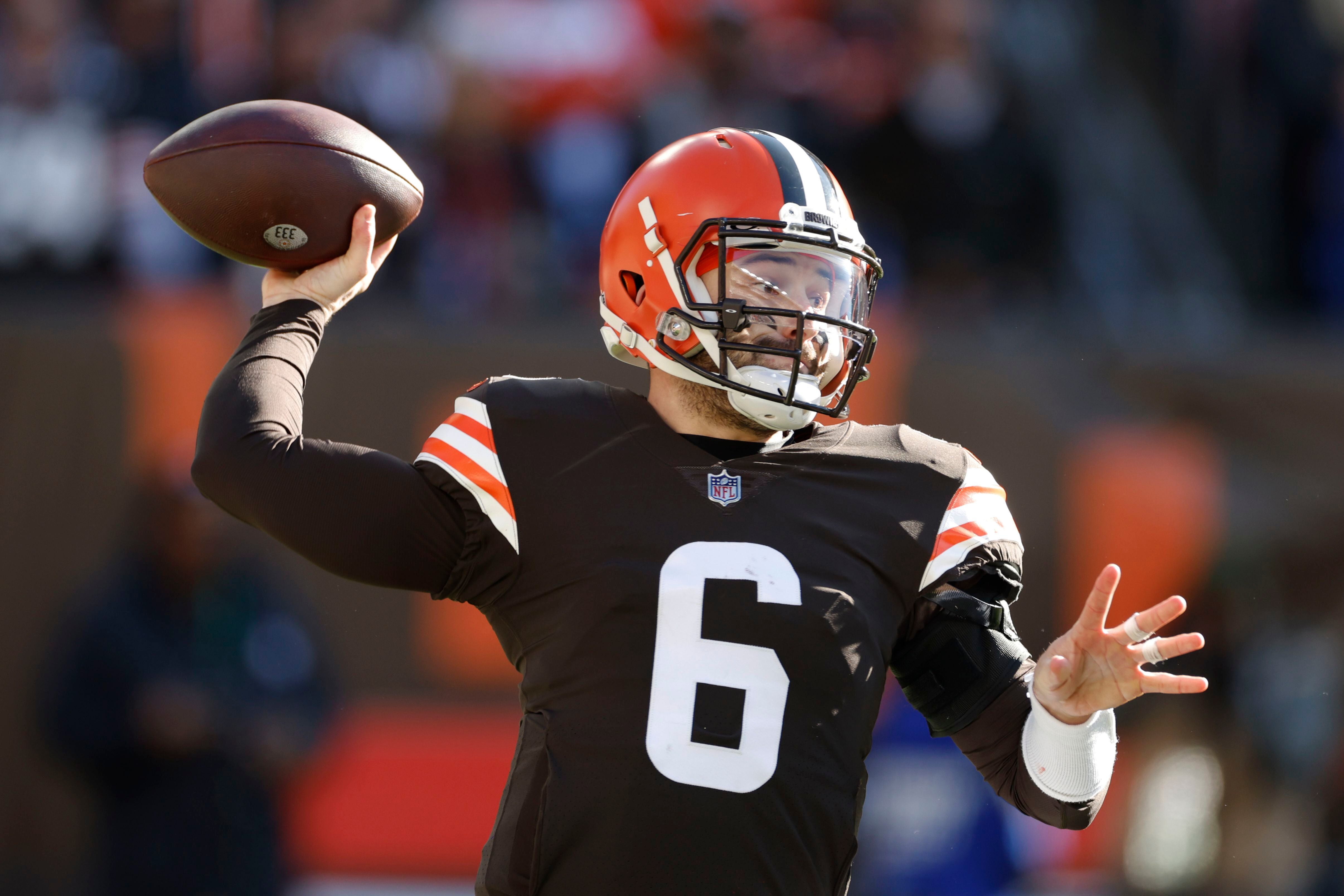 Dolphins put QB Ryan Fitzpatrick on COVID-19 list; Browns close