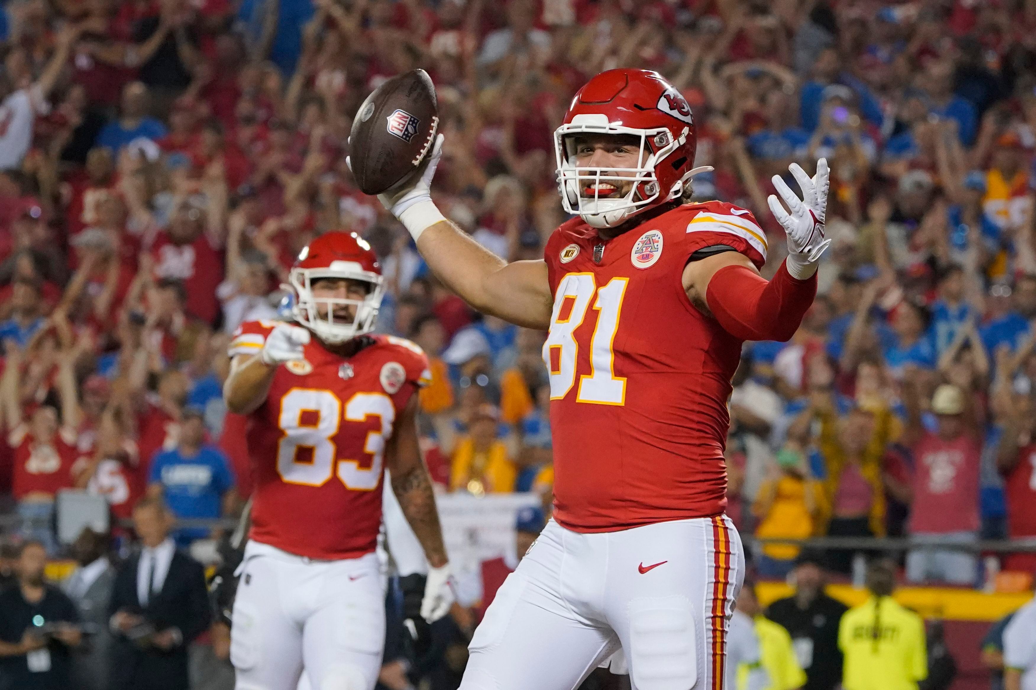 Lions spoil Chiefs' celebration of Super Bowl title by rallying for a 21-20  win in the NFL's opener, Other Sports