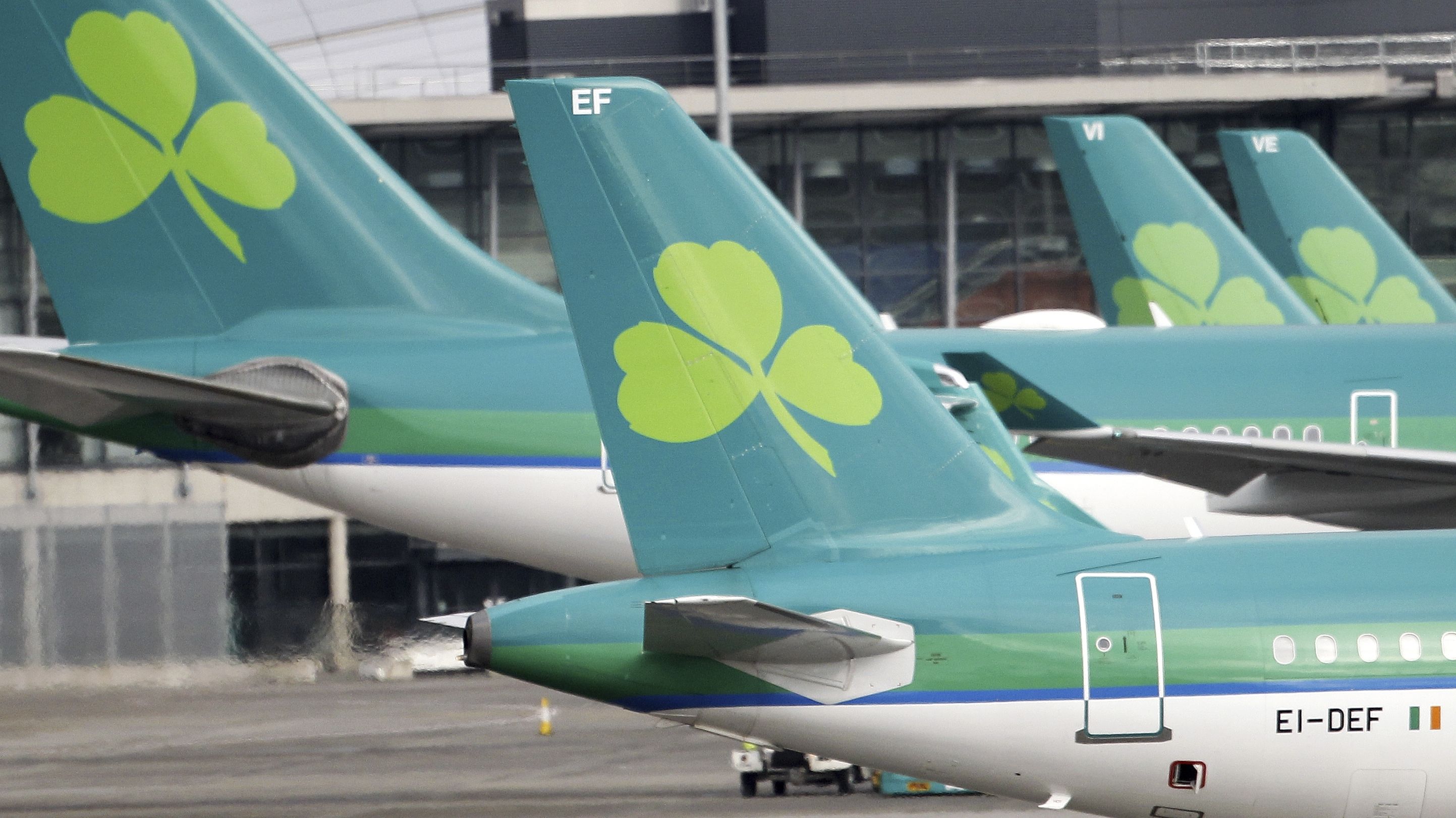 Aer Lingus pilots launch work-to-rule actions, tossing travel plans of passengers into disarray thumbnail