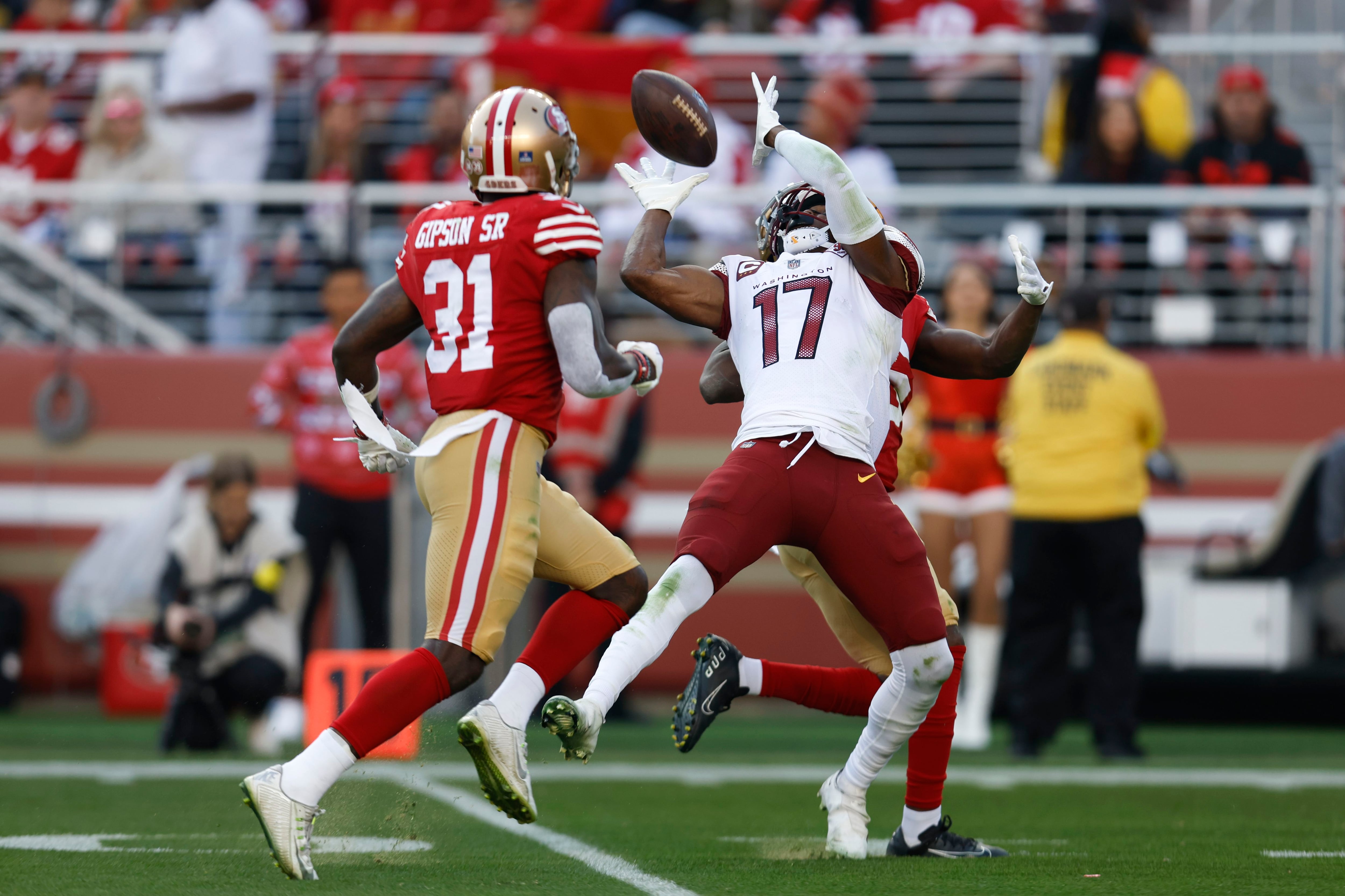 Purdy leads 49ers past Commanders 37-20 for 8th straight win