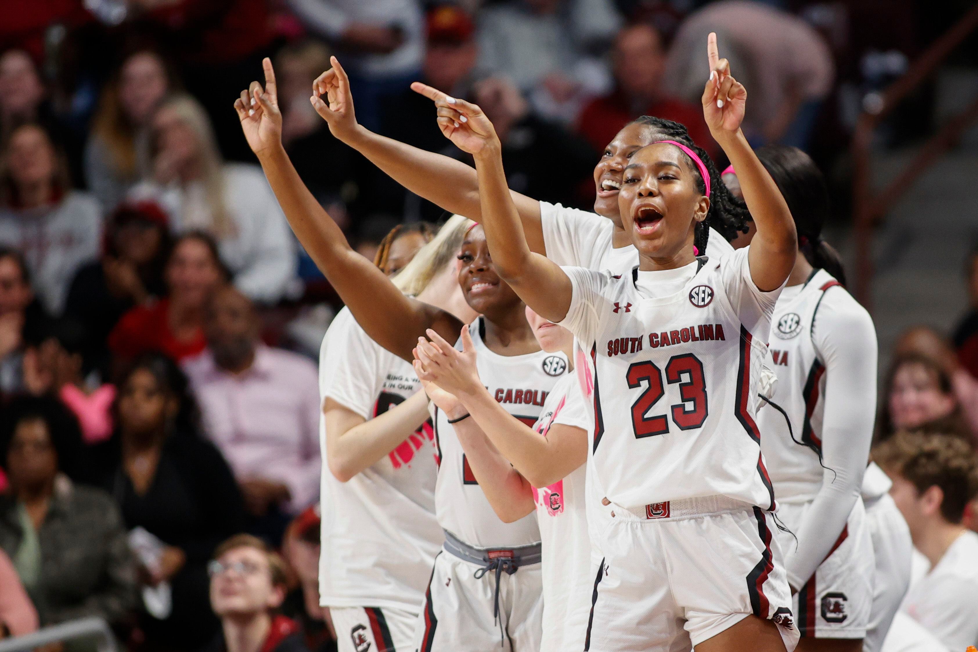 Dawn Staley wears classic Philadelphia Eagles jersey as No. 1 Gamecocks  host No. 3 LSU