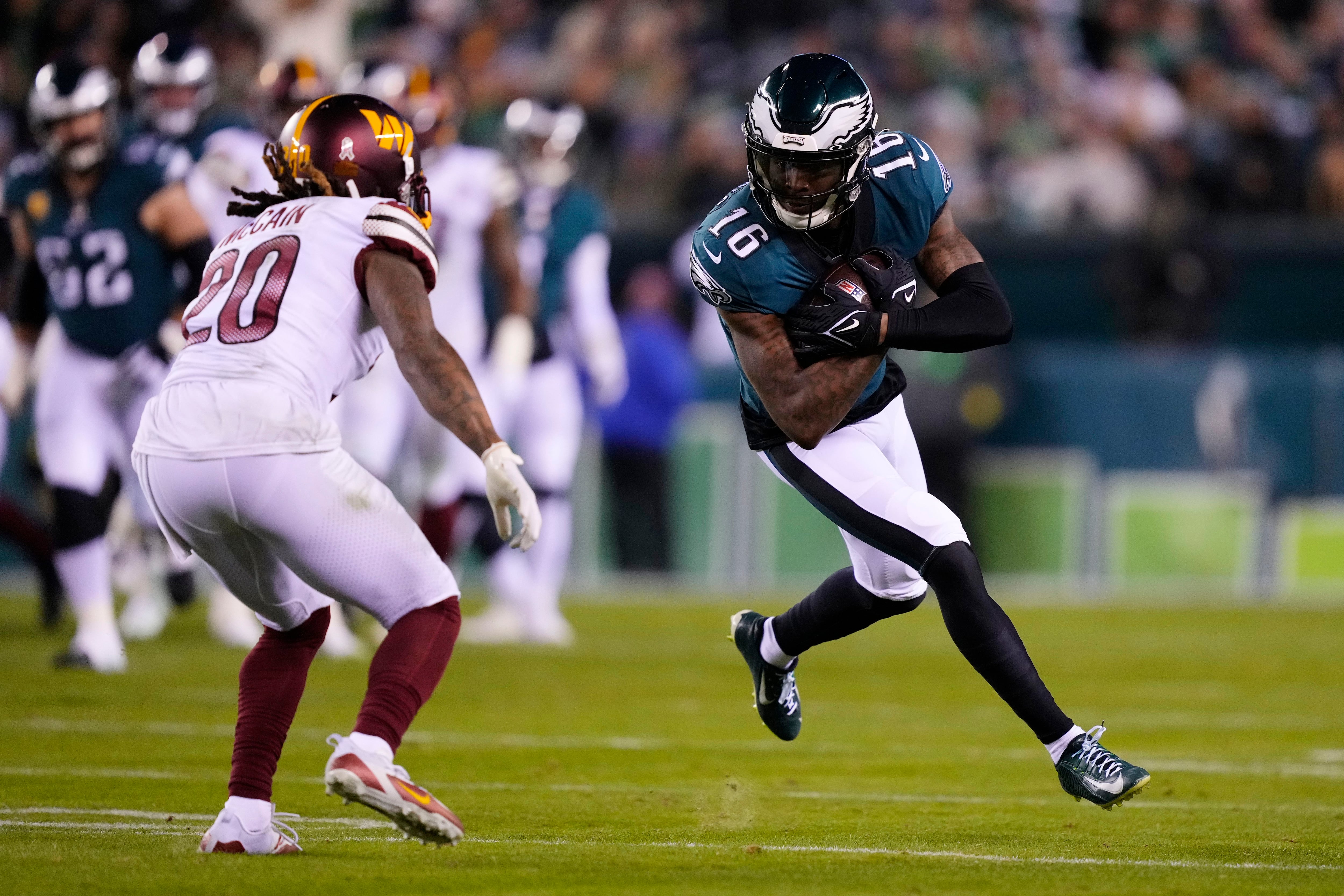 Washington Commanders end Eagles' perfect season with 32-21 win