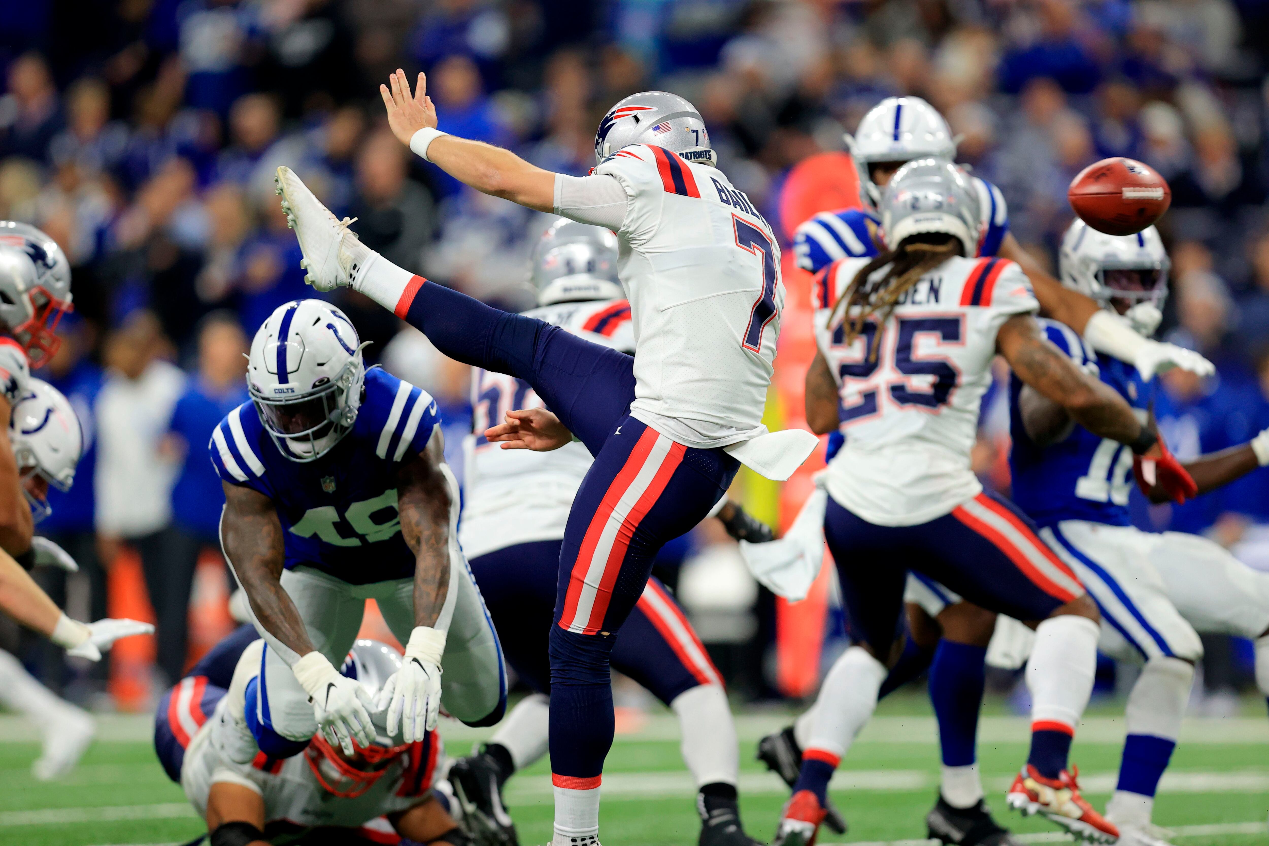 Taylor Helps Colts Turn Table On Patriots With 27-17 Victory