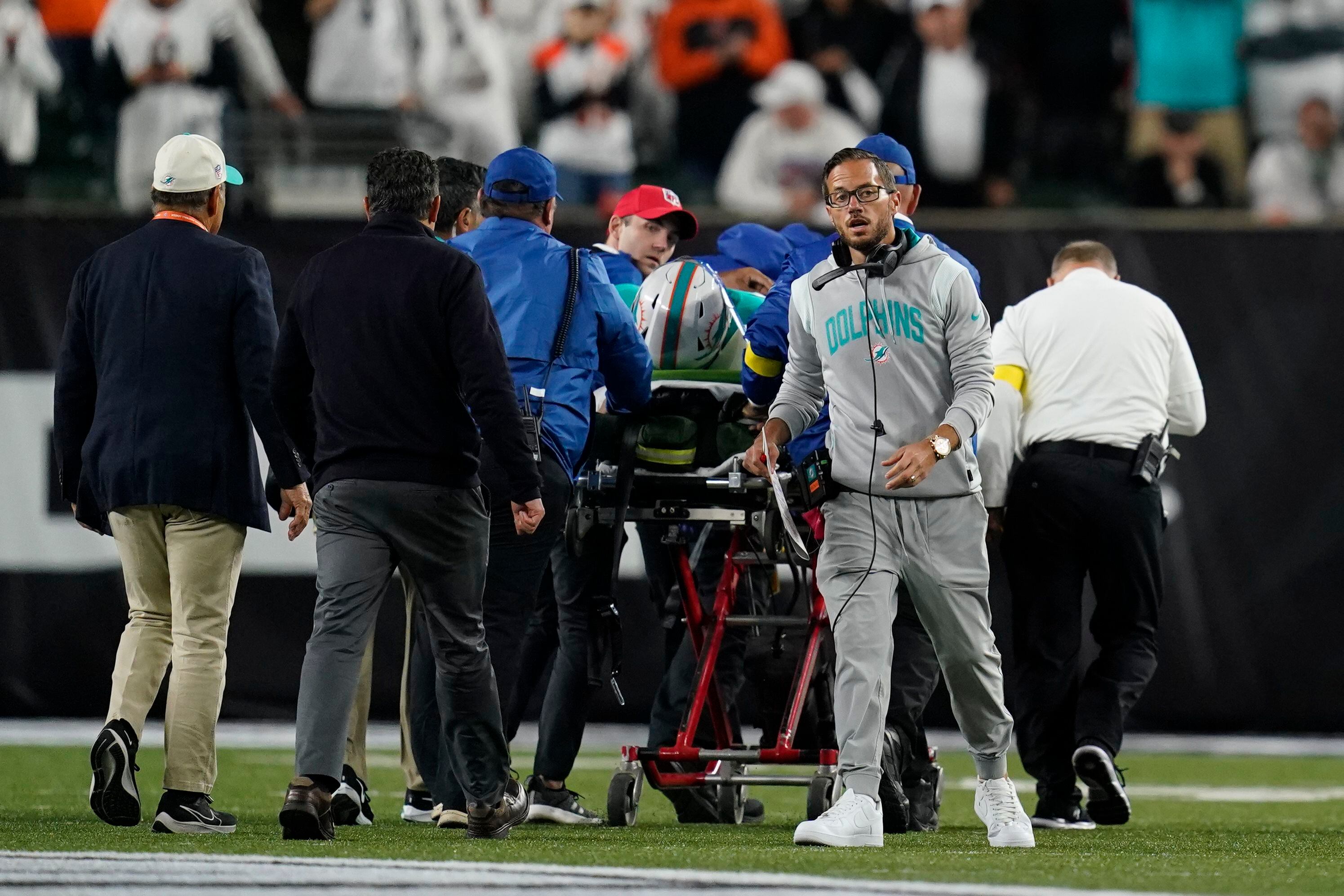 Dolphins never recovered against Bengals after Tua Tagovailoa stretchered  off - The Athletic