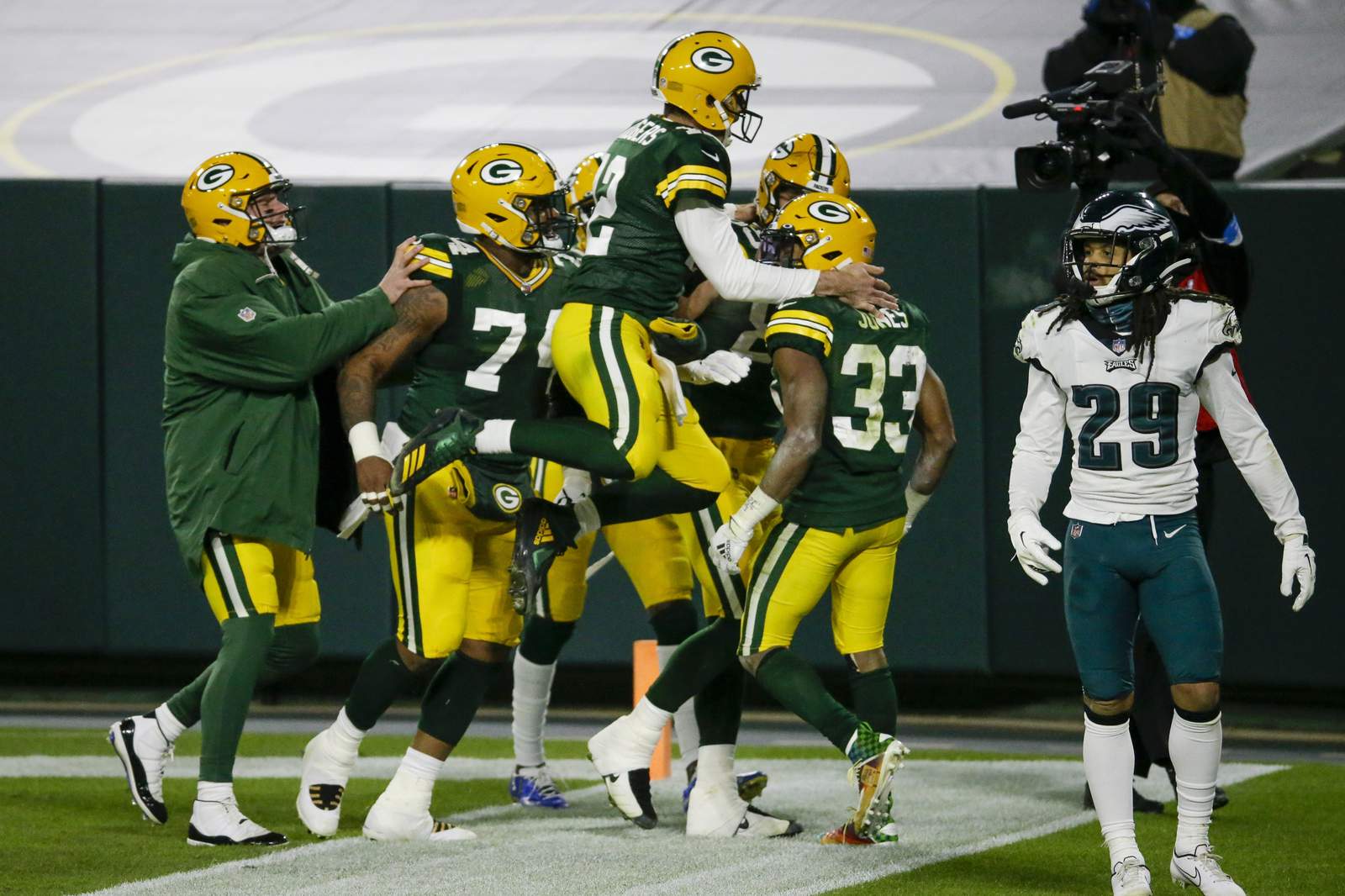 Packers vs. Buccaneers final score, results: Green Bay, Aaron Rodgers  outlast late Tom Brady comeback attempt