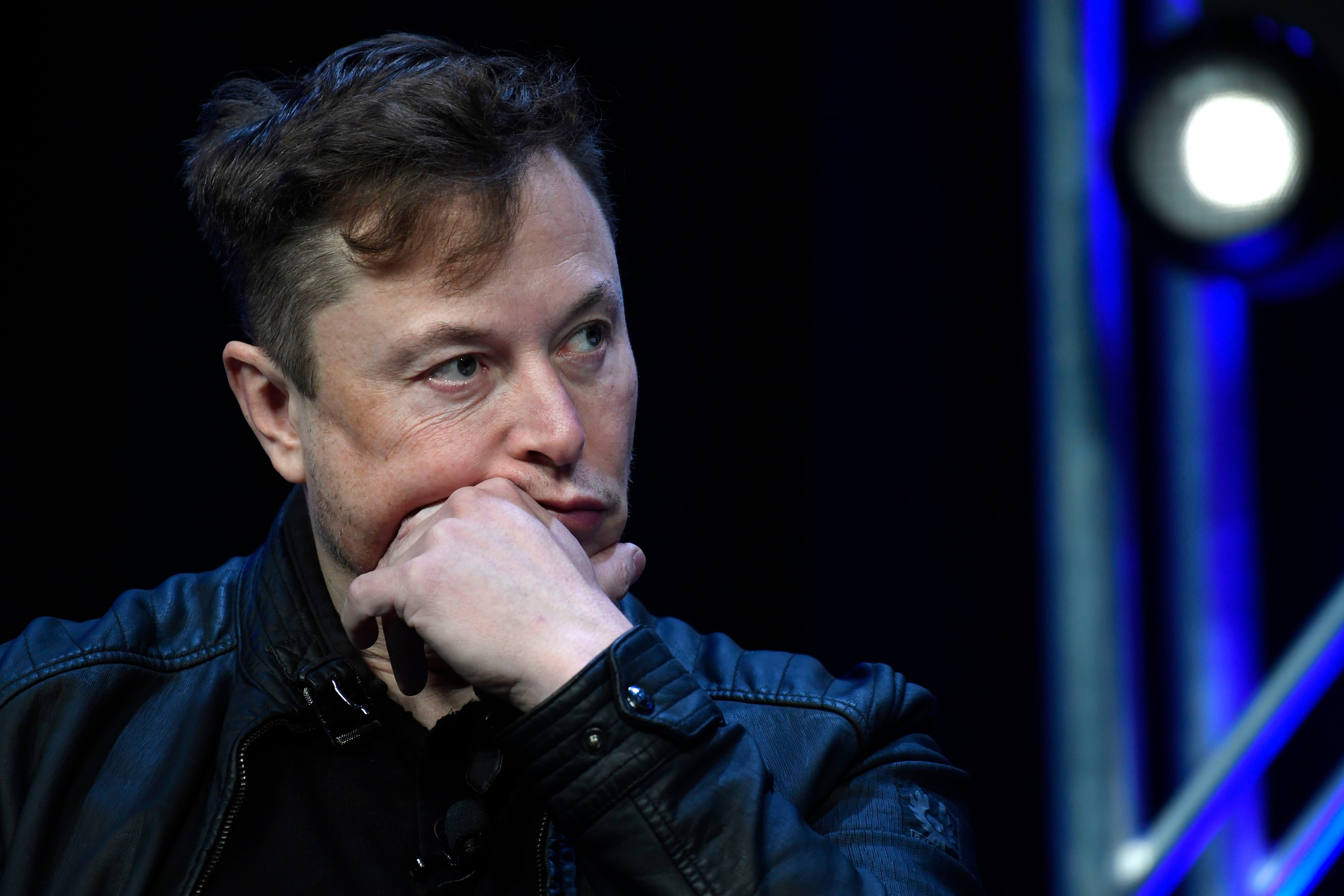 Judge who nixed Musk's pay package hears arguments on massive fee request from plaintiff lawyers thumbnail