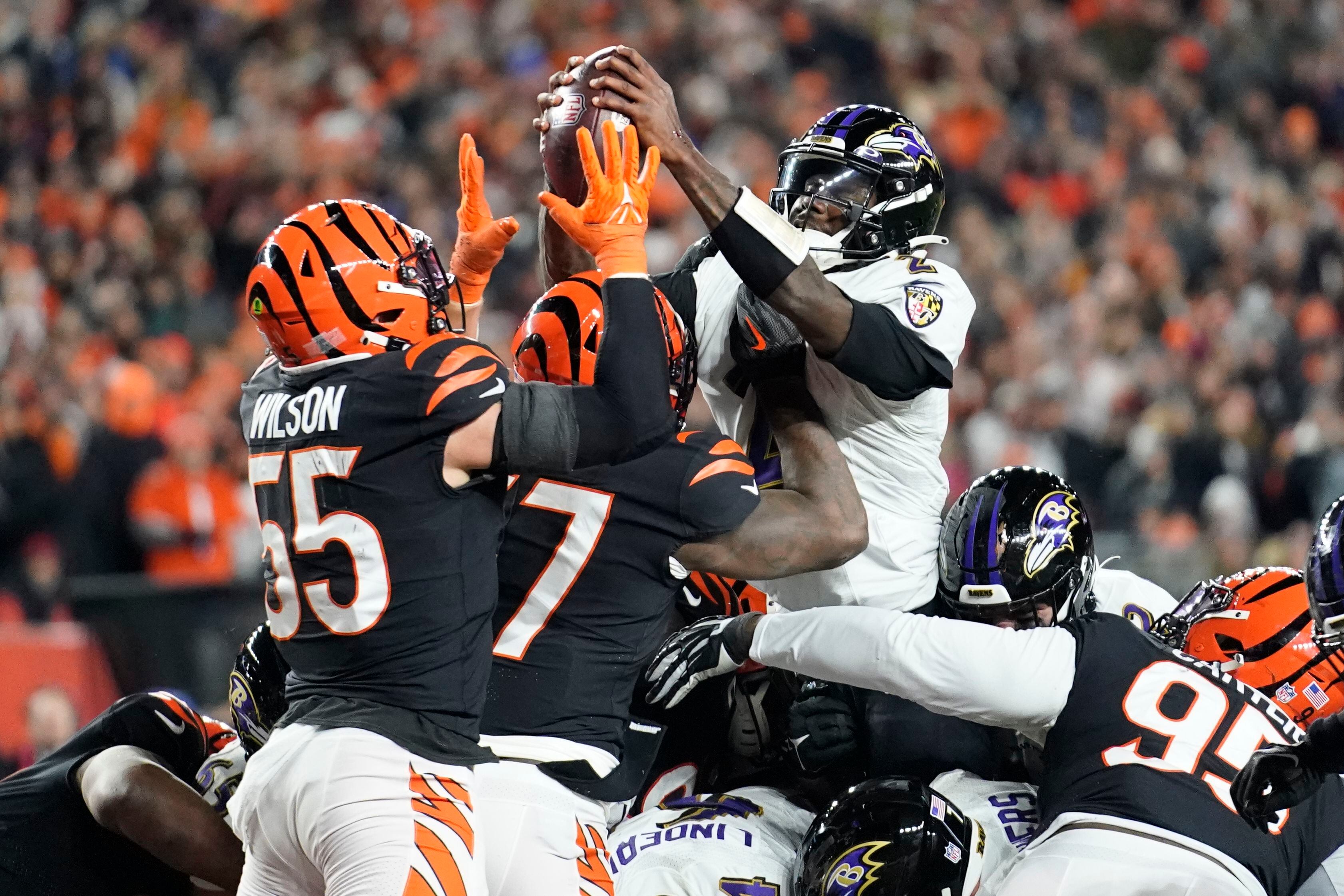 Cincinnati Bengals linebacker Germaine Pratt (57) gestures during