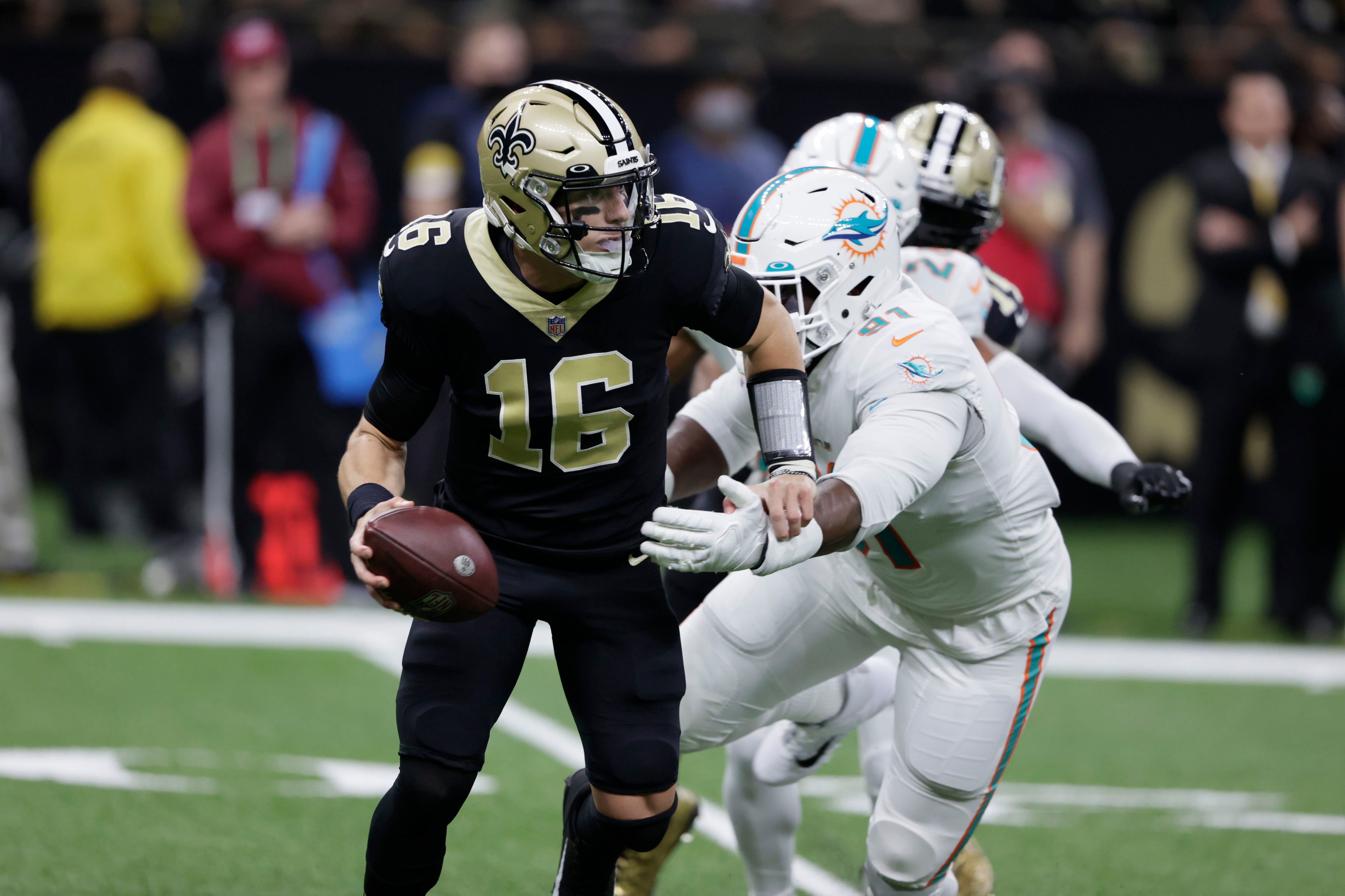 Ian Book to start for Saints after Taysom Hill tests positive for