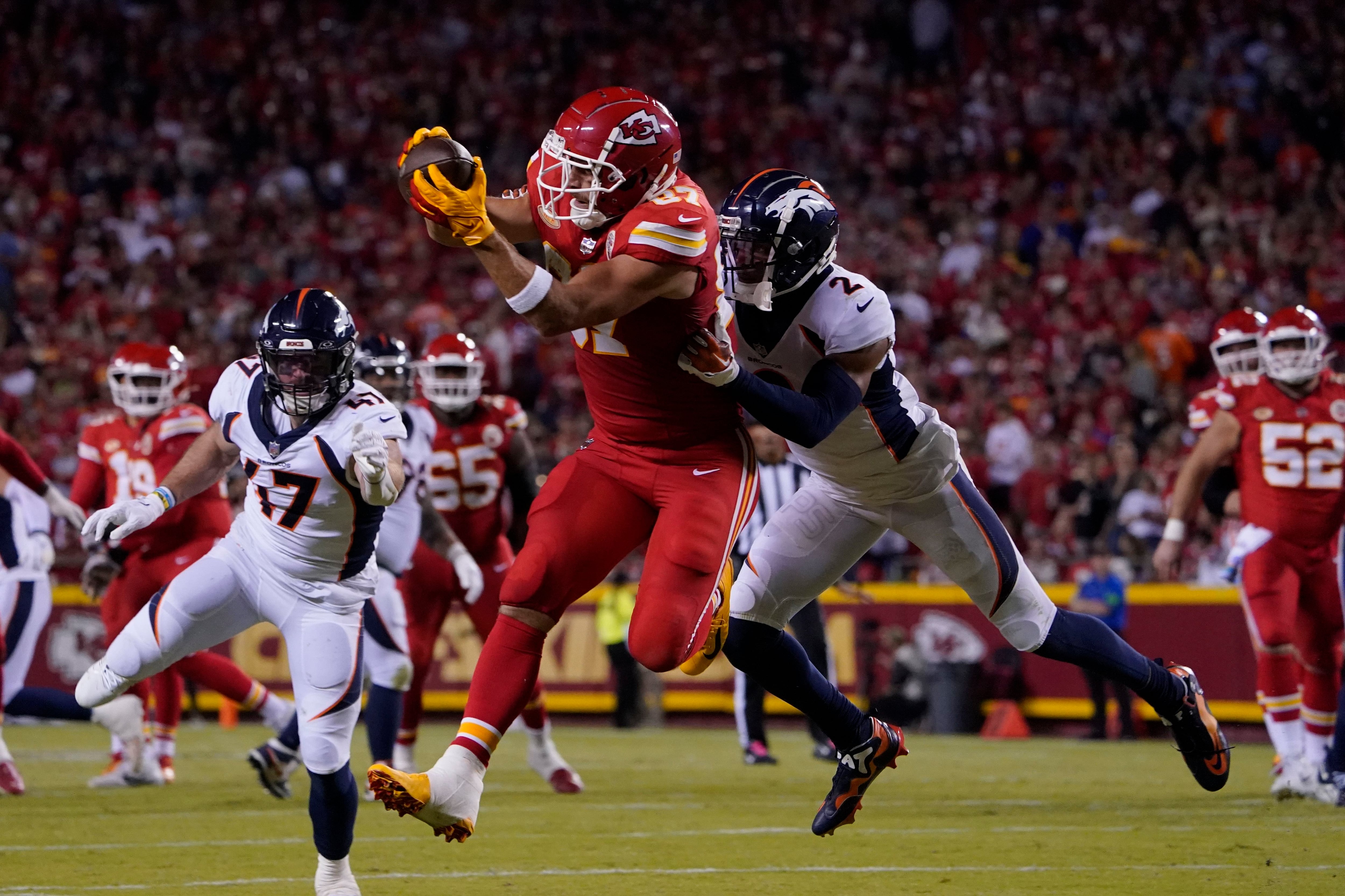 KC Chiefs: Patrick Mahomes and Travis Kelce to the rescue vs Raiders