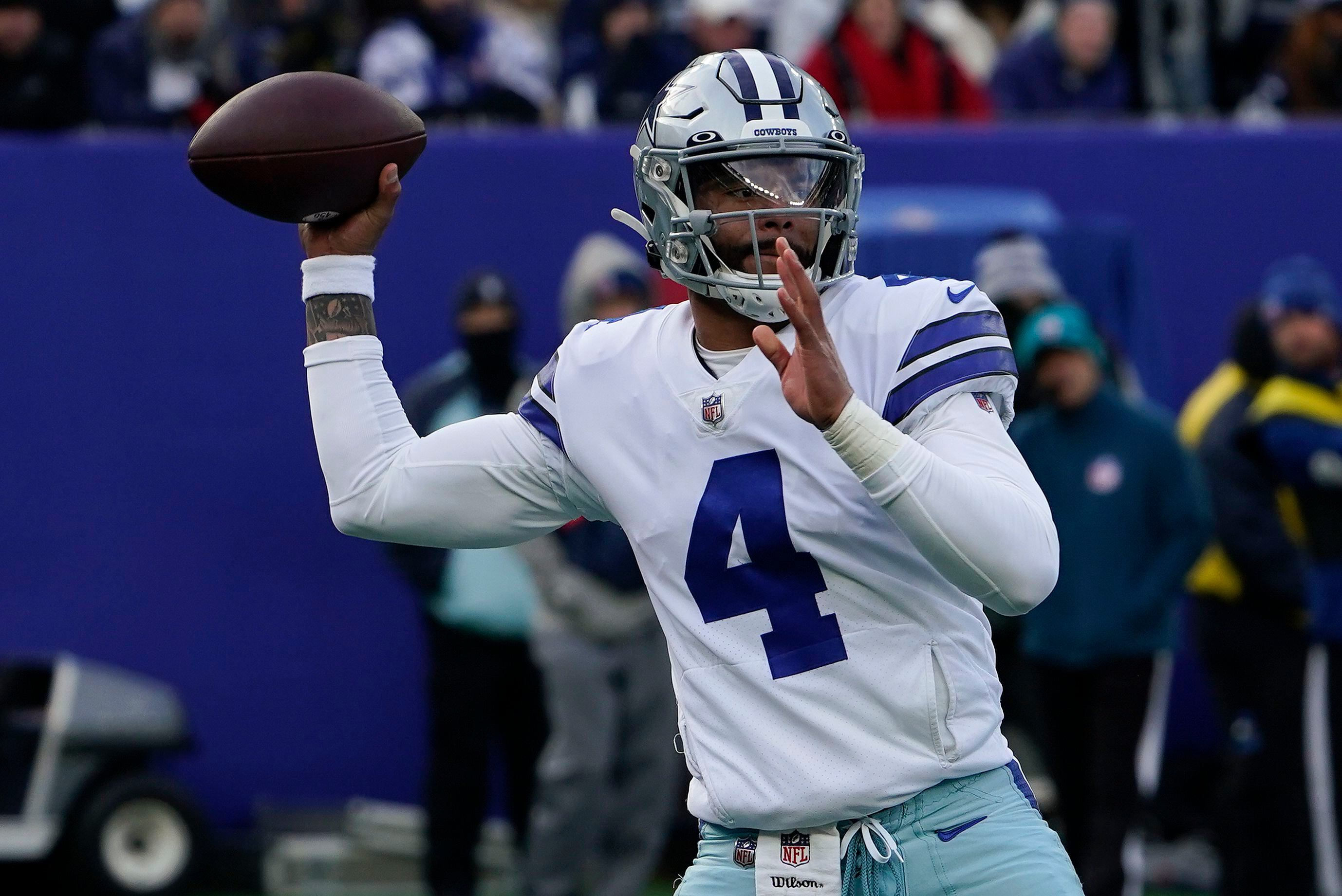 Cowboys inch close to playoff berth as D, Lawrence dominate