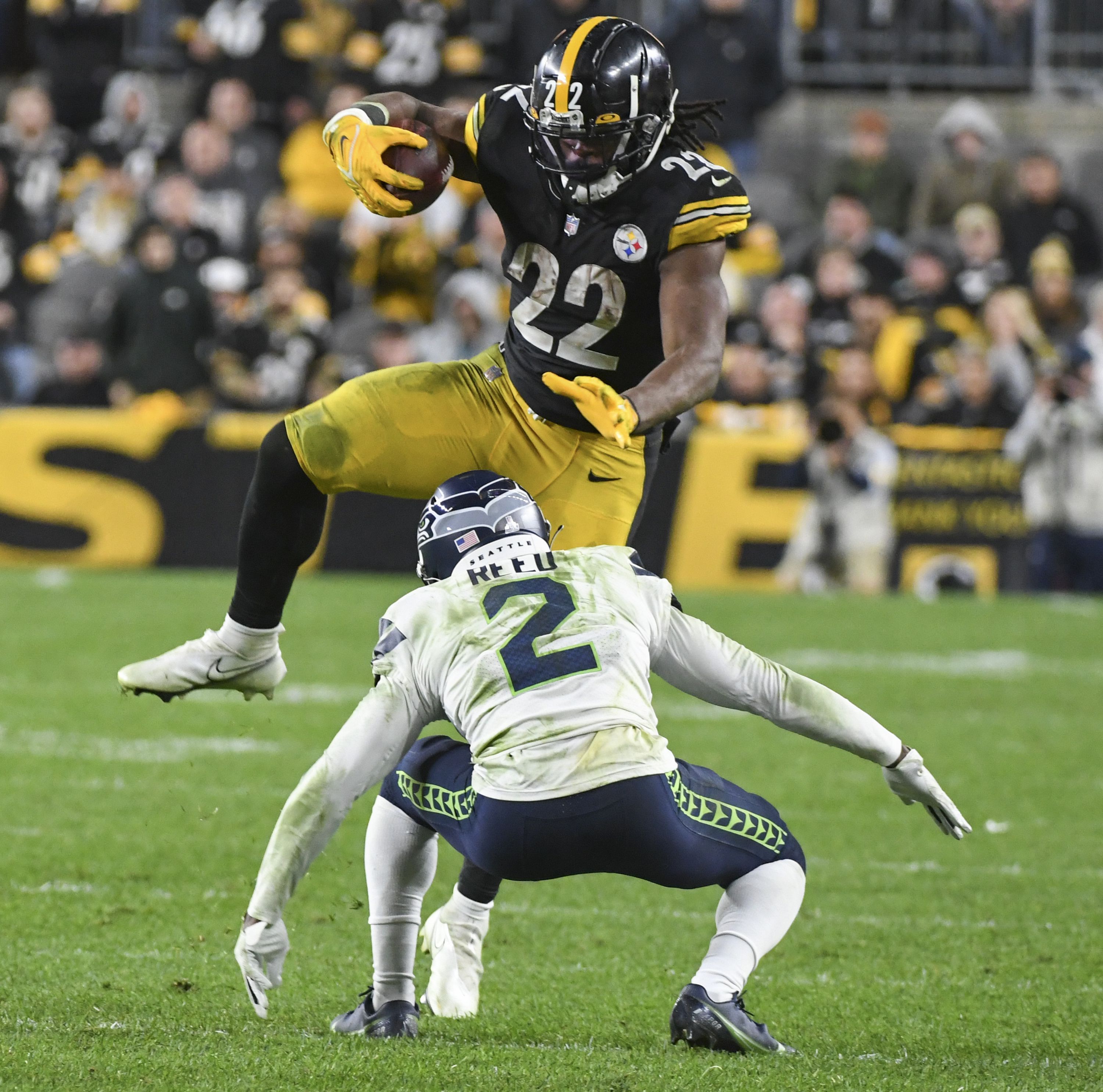 Watt forces fumble in overtime, Steelers edge Seahawks 23-20