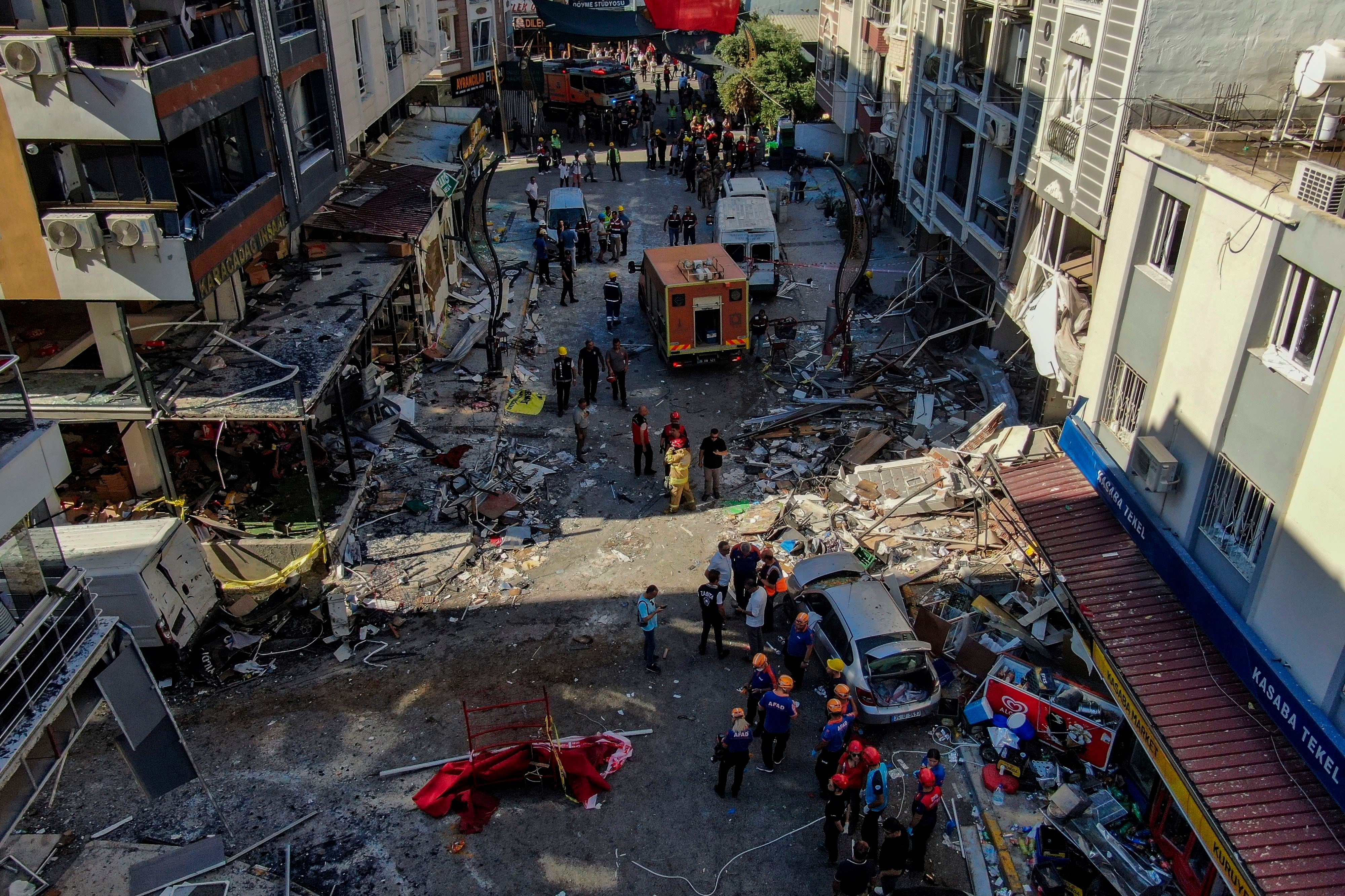 A propane tank explosion in western Turkey has killed 5 people and injured 63 others thumbnail