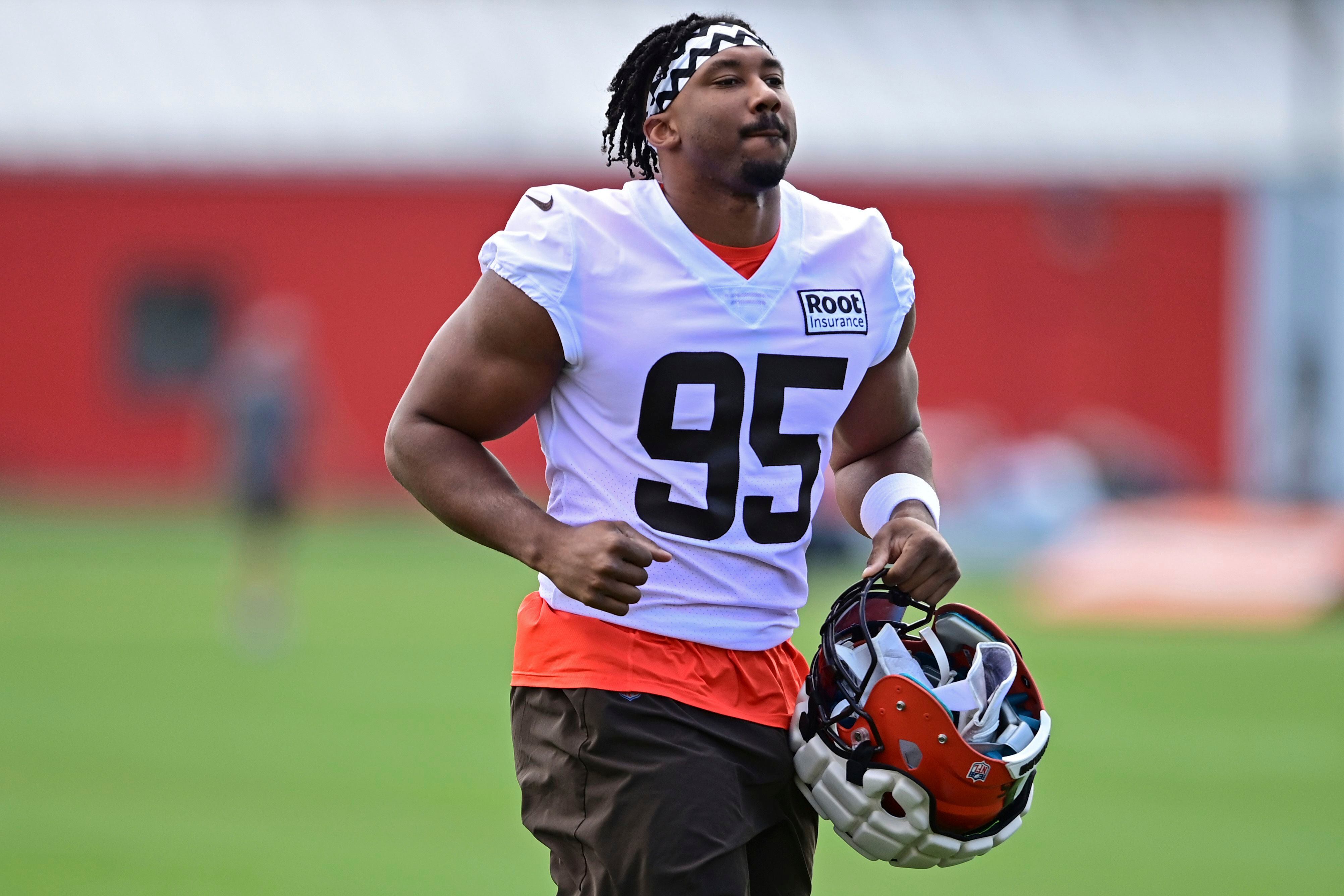 Cleveland Browns' Myles Garrett injured in one-car crash