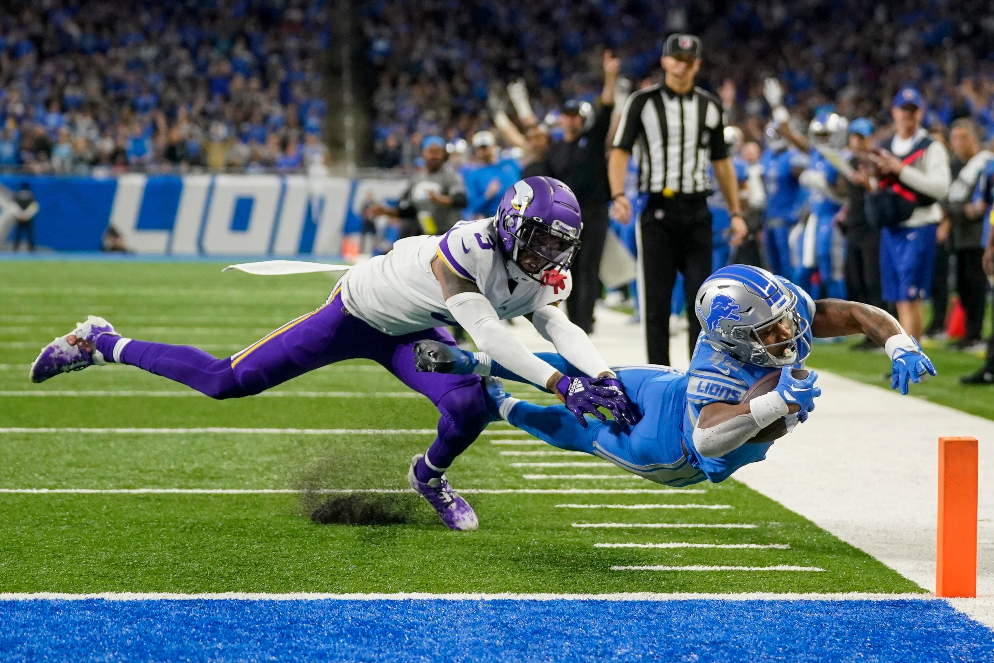 Vikings Injuries: Updates on Christian Darrisaw, Harrison Smith, Cam  Dantzler vs. Lions