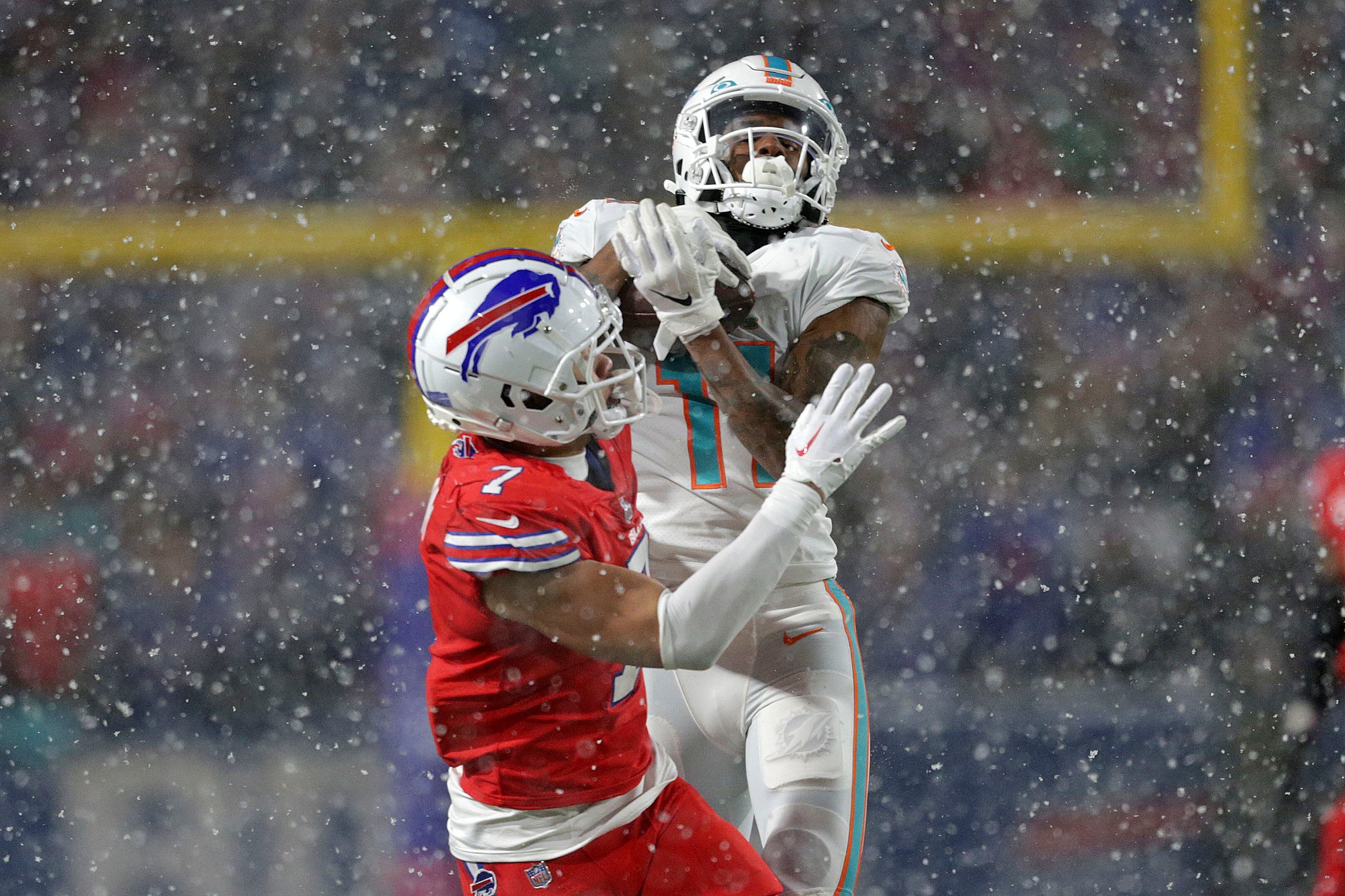 Bills-Dolphins halted after snowballs thrown on field