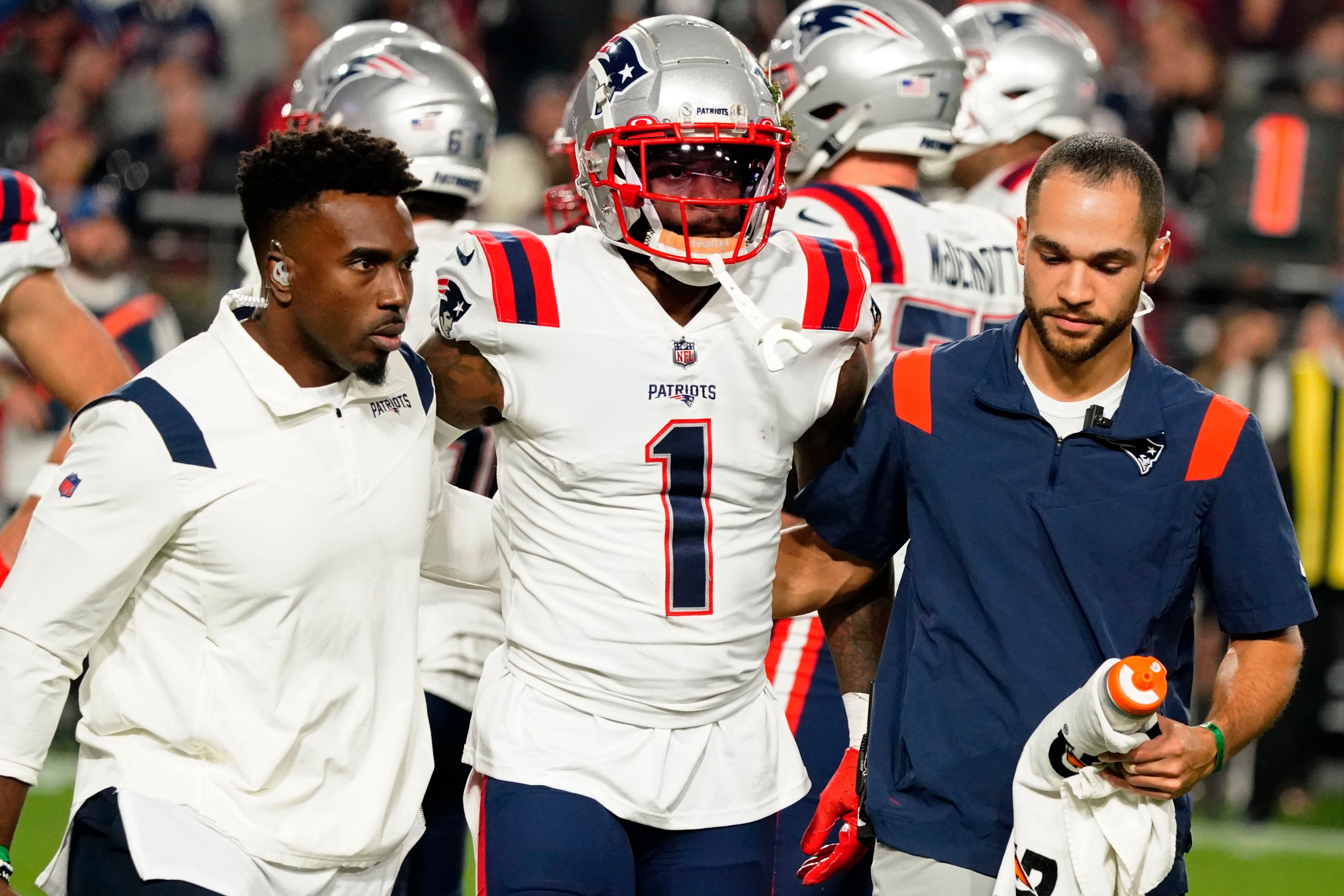 Kyler Murray carted off with knee injury; Patriots rally to beat