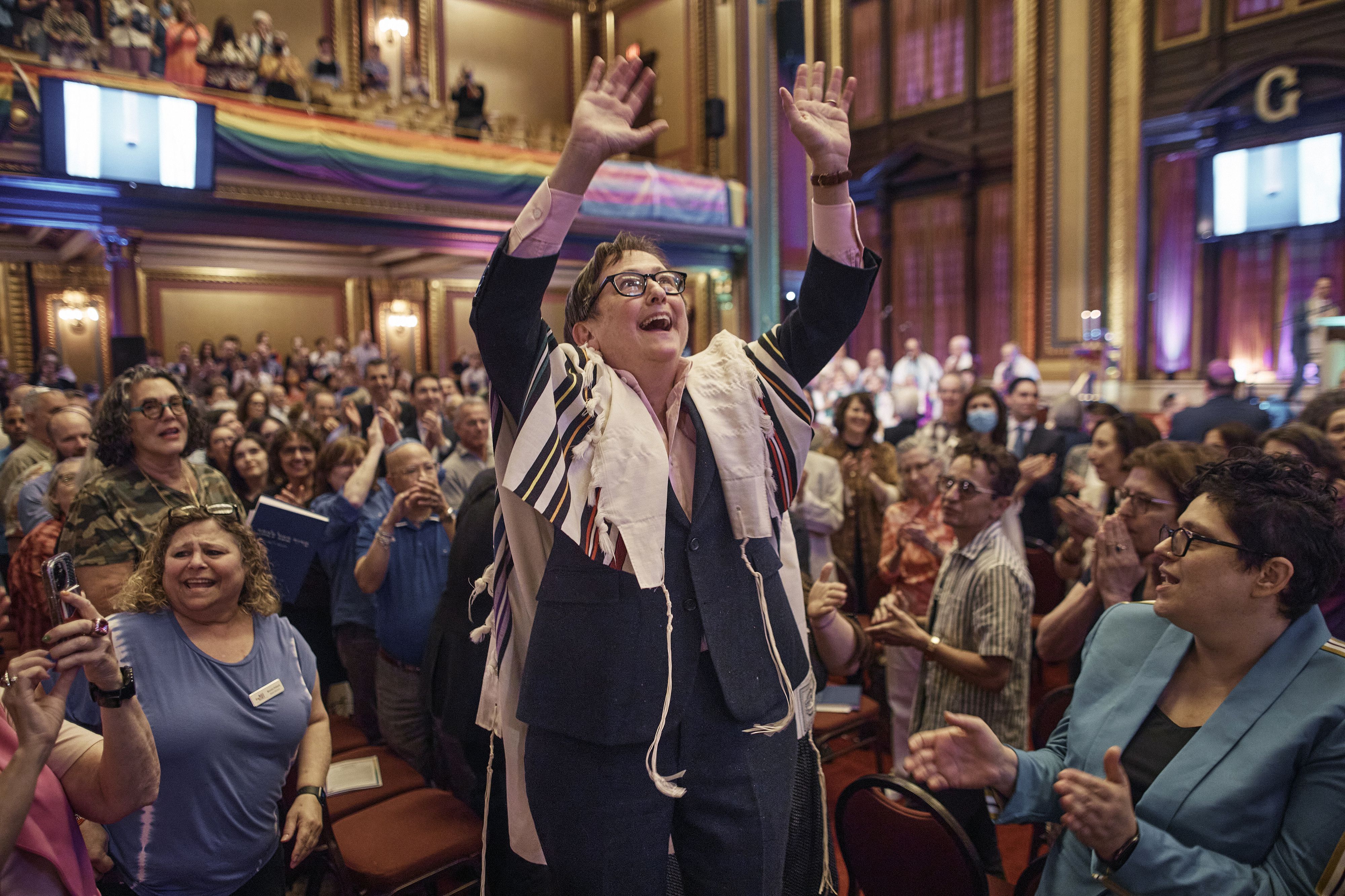 After 32 years as a progressive voice for LGBTQ Jews, Rabbi Sharon Kleinbaum heads into retirement thumbnail