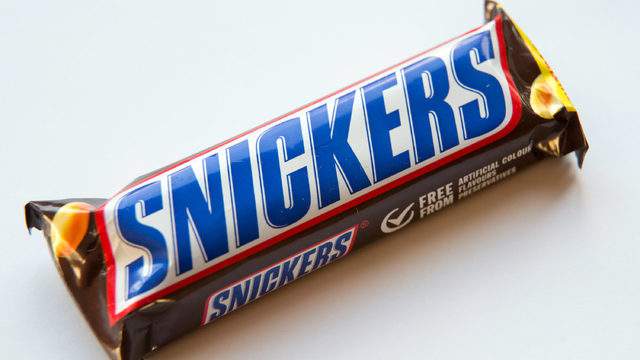 Company wants to give America 1 million candy bars if Halloween date is changed