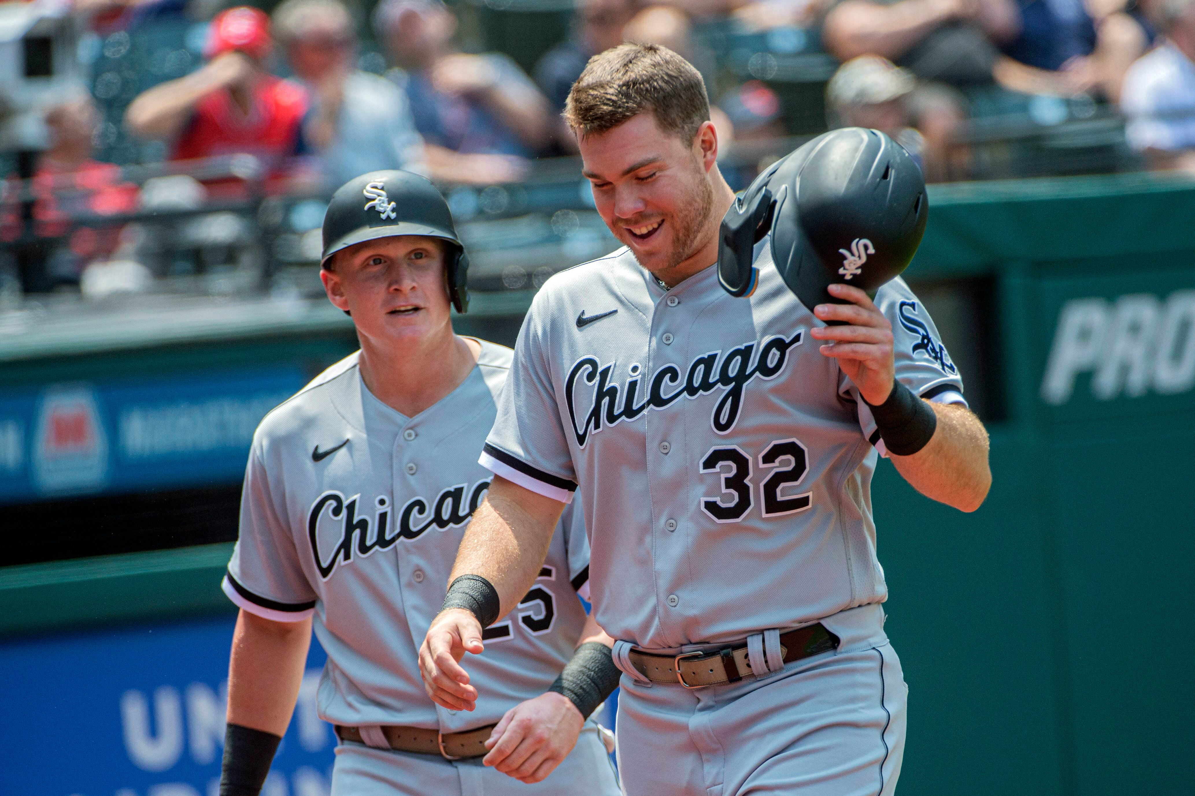 White Sox cruise past Guardians, 7-2