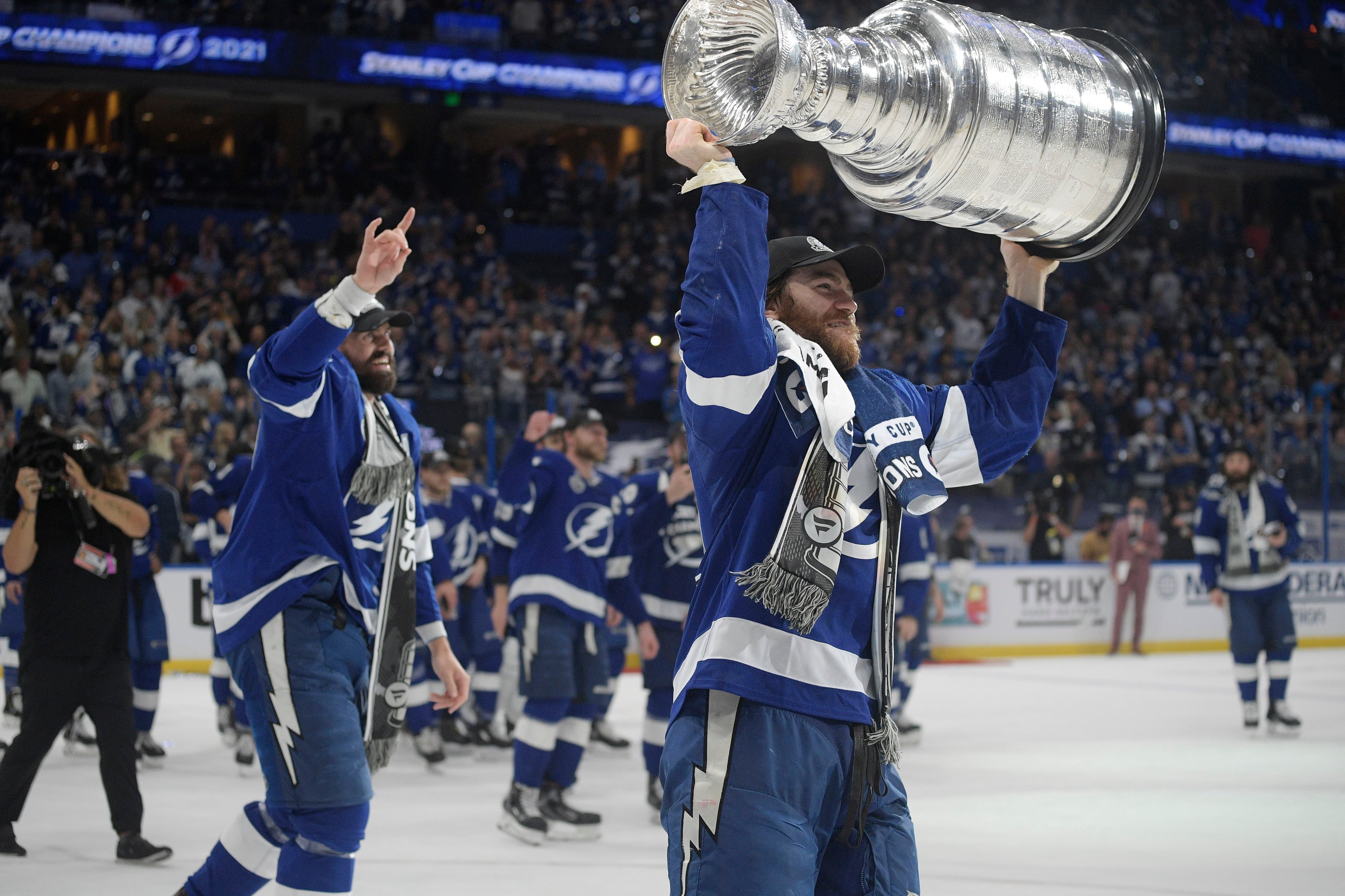 Lightning strikes twice: Tampa Bay repeats as Cup champion