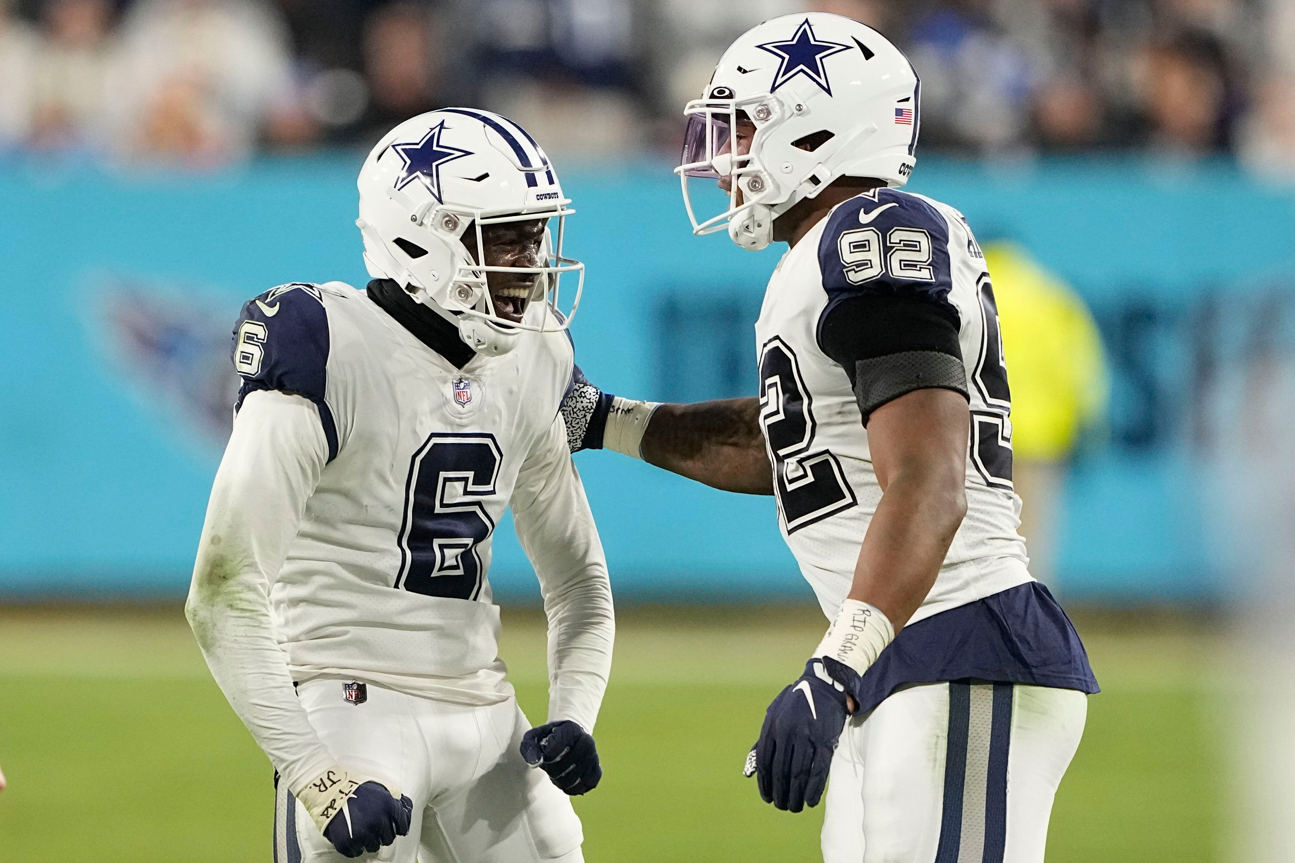 Prescott has 2 TD passes, Cowboys top banged-up Titans 27-13