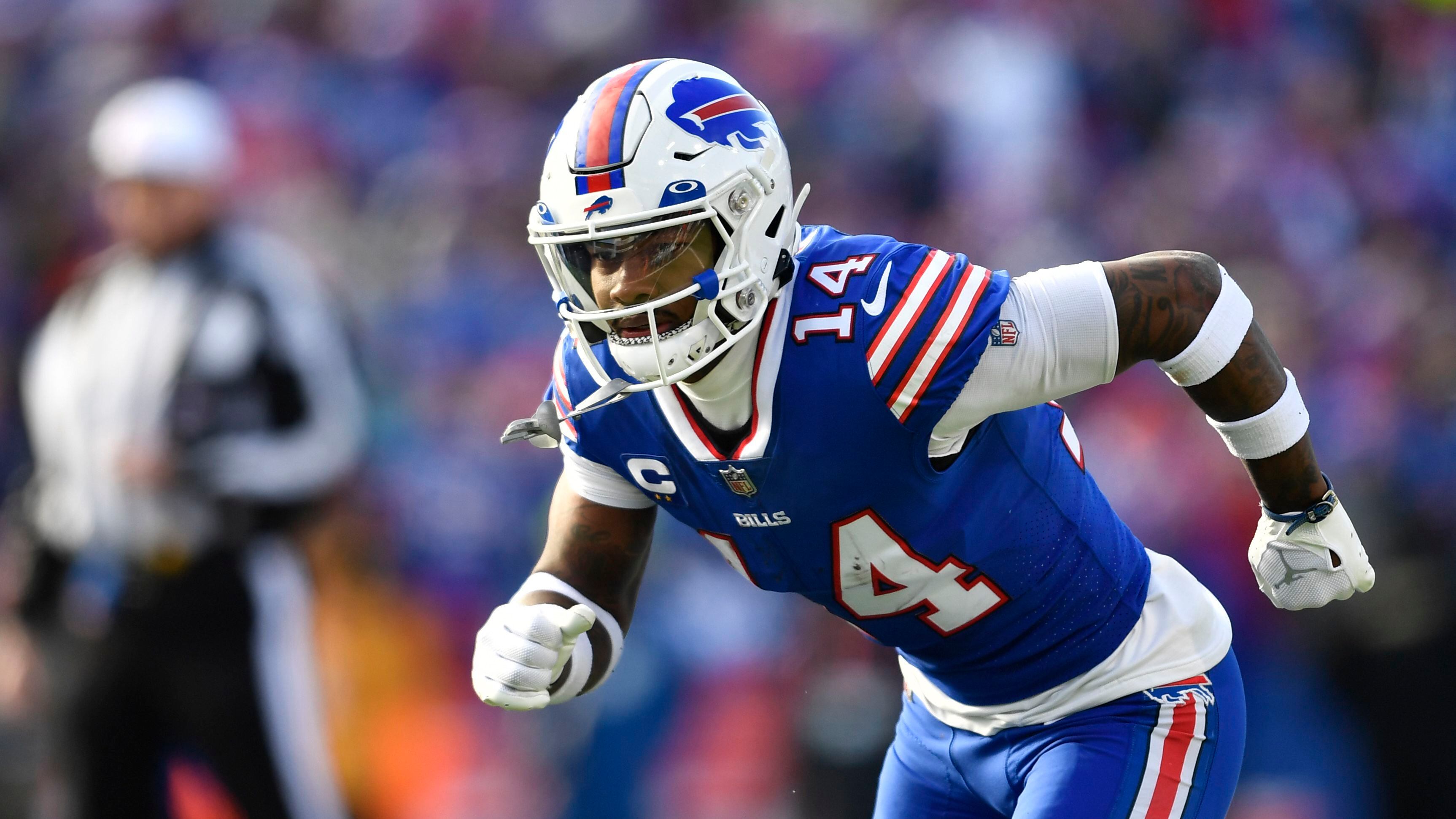 Bills' Stefon Diggs hopes to 'grow old' with Josh Allen: 'I'm trying to get  some Christmas cards with us on it'