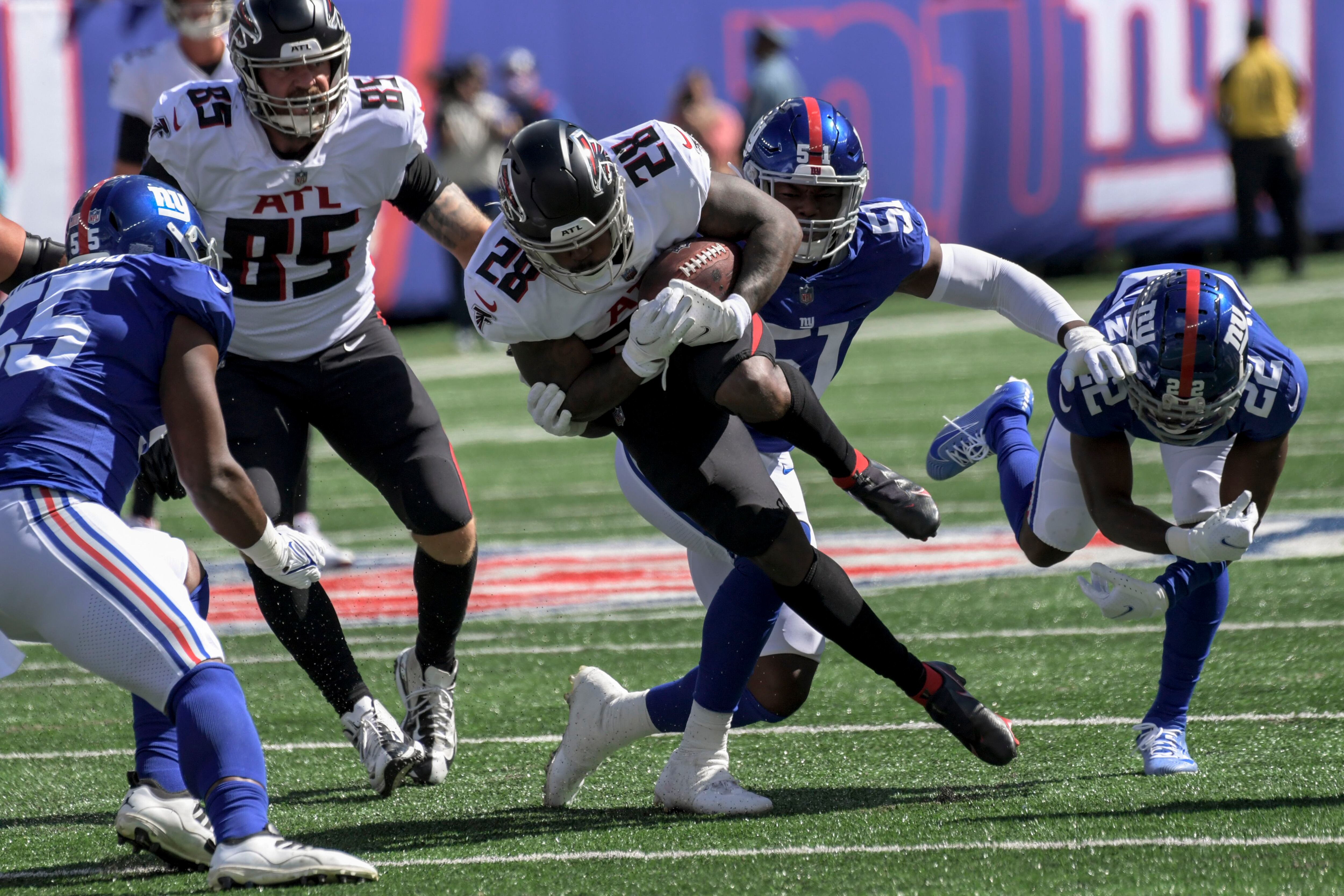 Atlanta Falcons wide receiver Olamide Zaccheaus, right, catches a touchdown  pass during the first half of an NFL football game against the New York  Giants, Sunday, Sept. 26, 2021, in East Rutherford