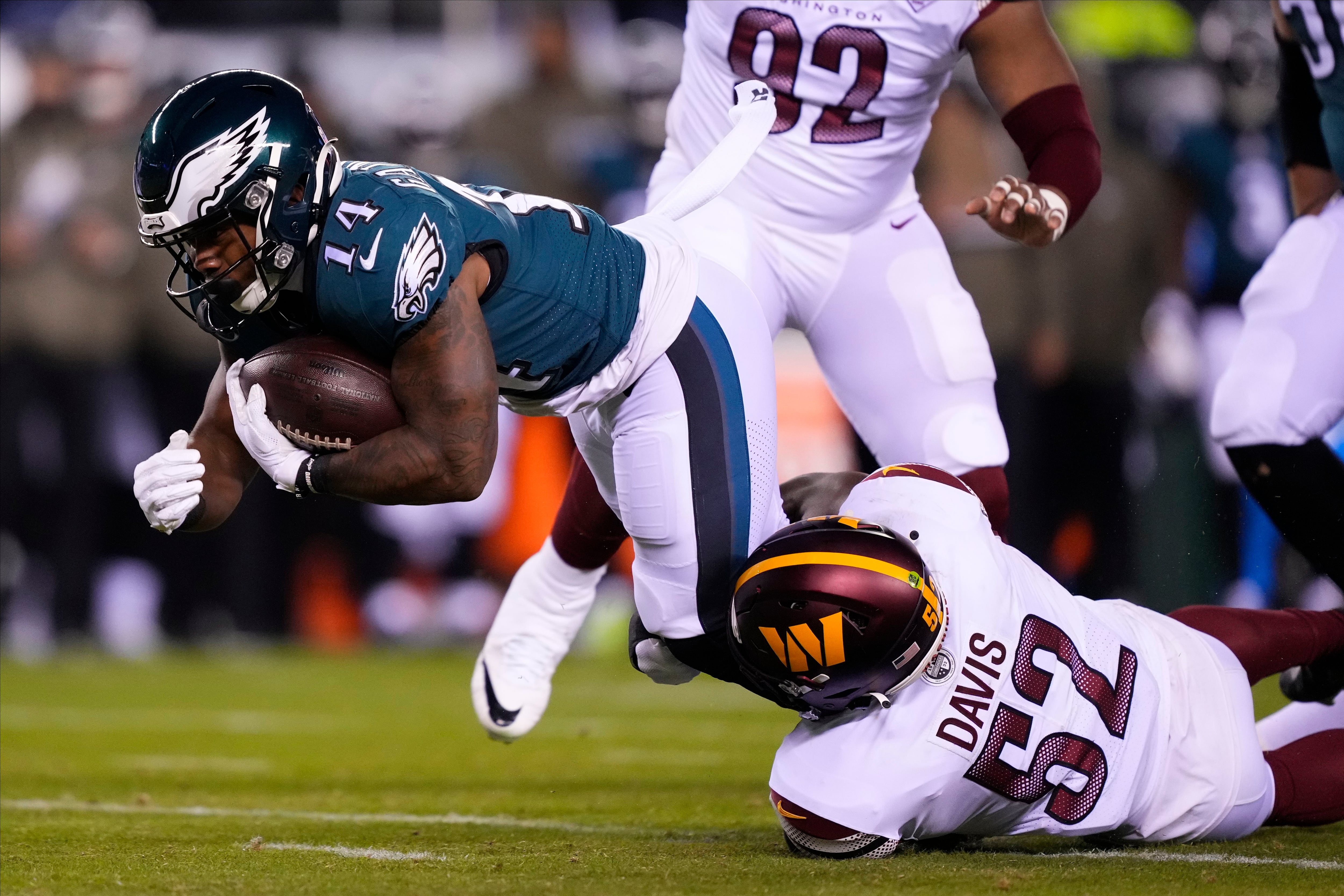 Commanders end sloppy Eagles' perfect season 32-21 – The Denver Post