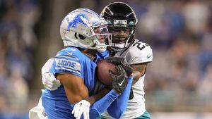 Jared Goff passes for 340 yards, 2 TDs as Lions rout Jaguars 40-14 – The  Oakland Press