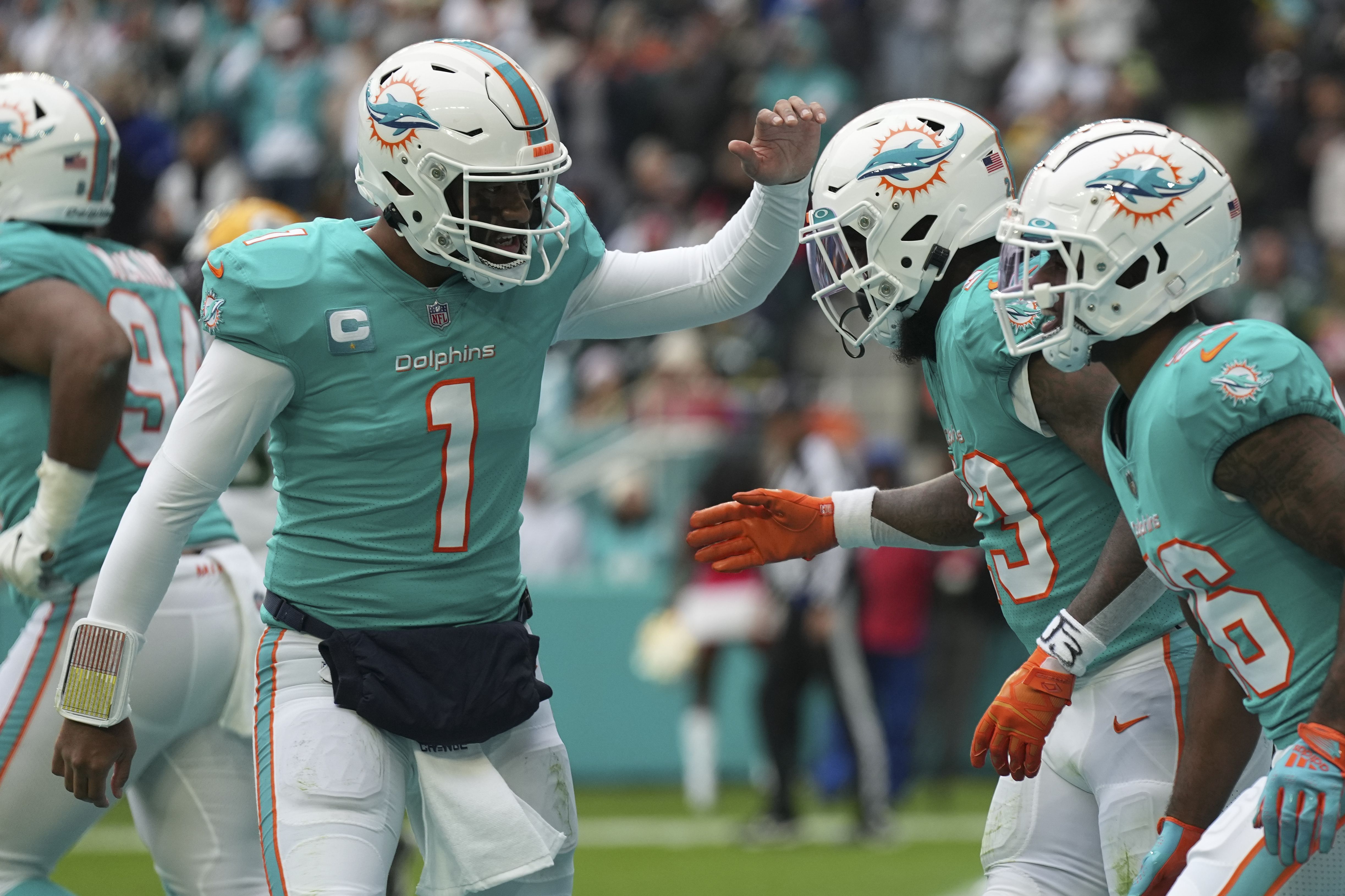 Dolphins QB Teddy Bridgewater suffers injured finger in loss vs. Patriots