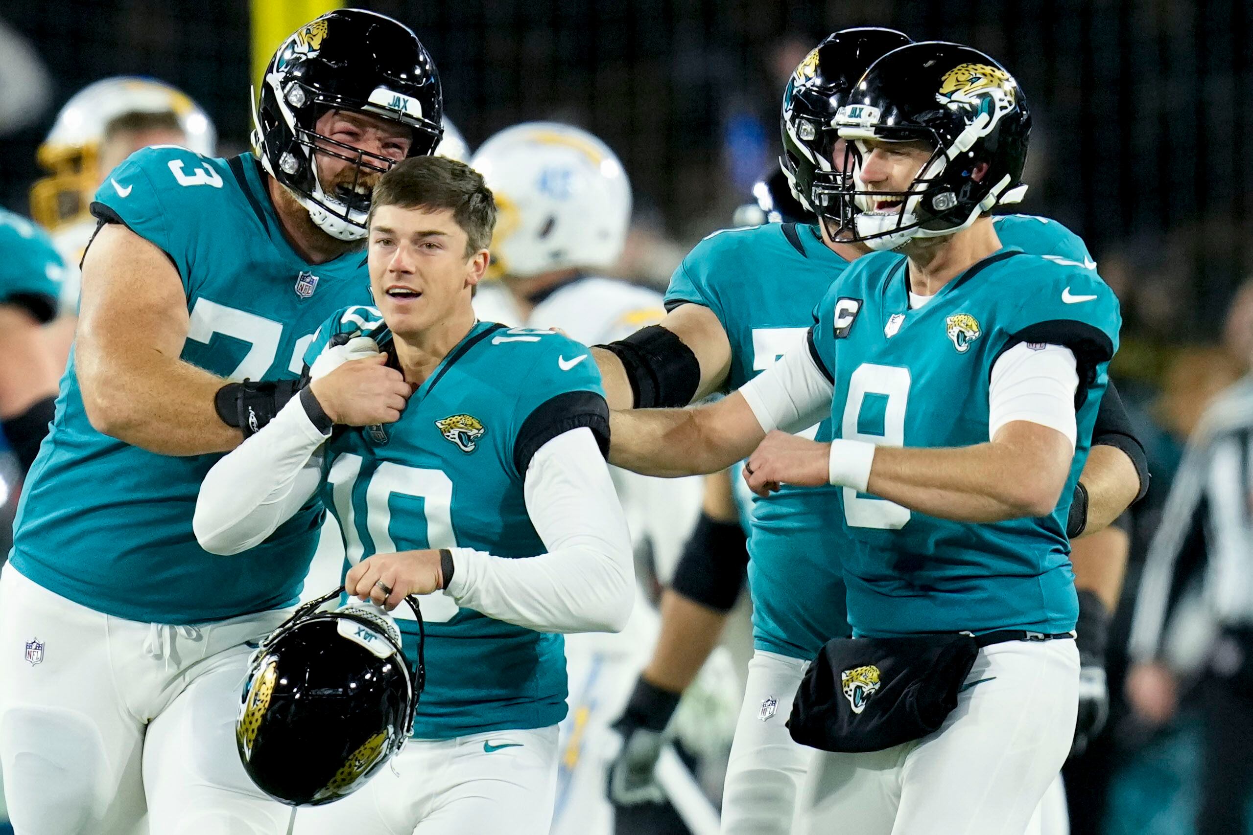 Herbert, Staley ponder what went wrong in collapse at Jags