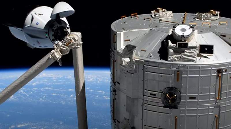 Crew Dragon Endeavour moves to new spot on ISS to make room for Starliner