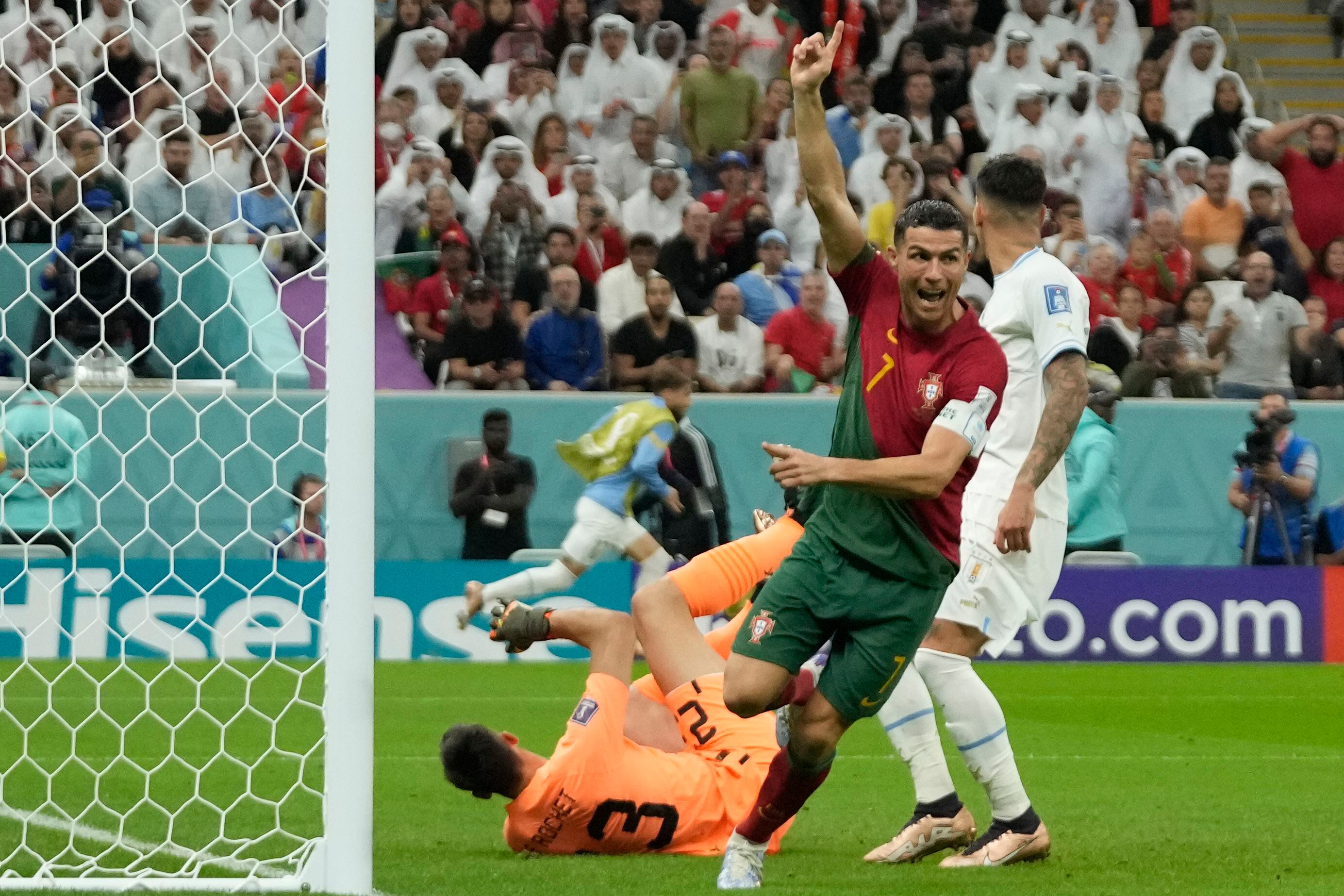 Ronaldo a bystander as Portugal find magic touch at World Cup