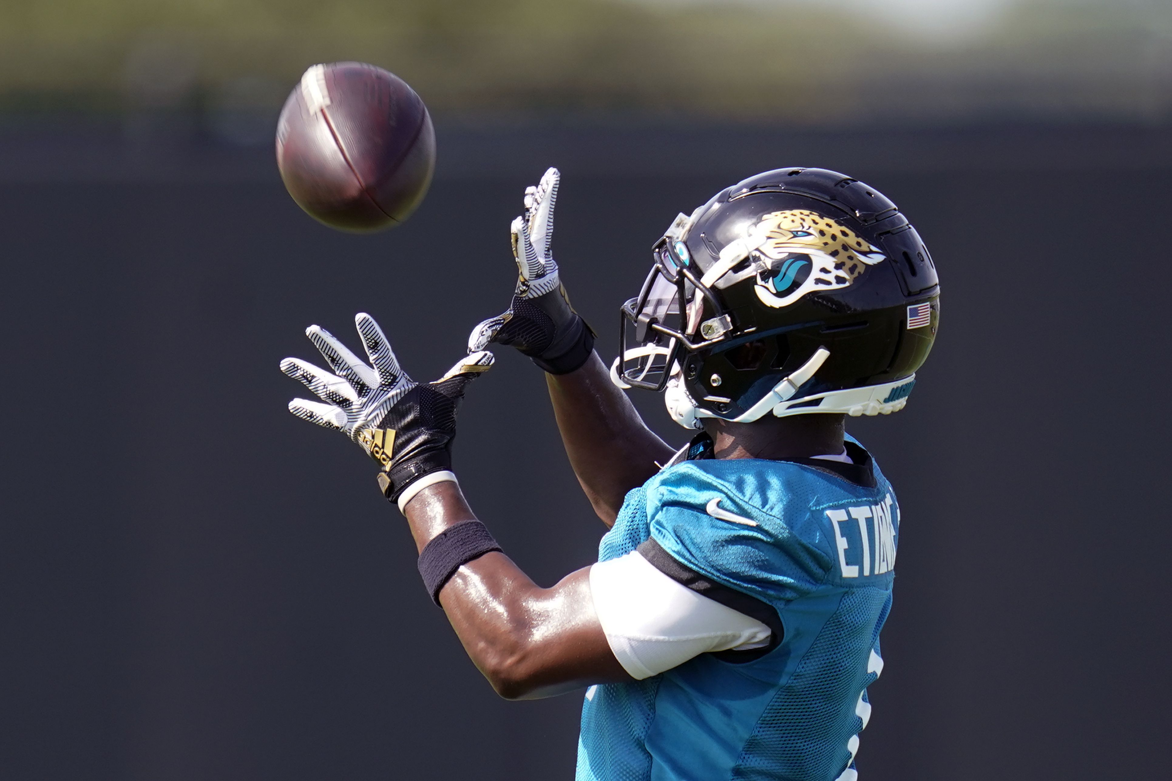 Jaguars rookie RB Travis Etienne to undergo foot surgery, miss 2021 season