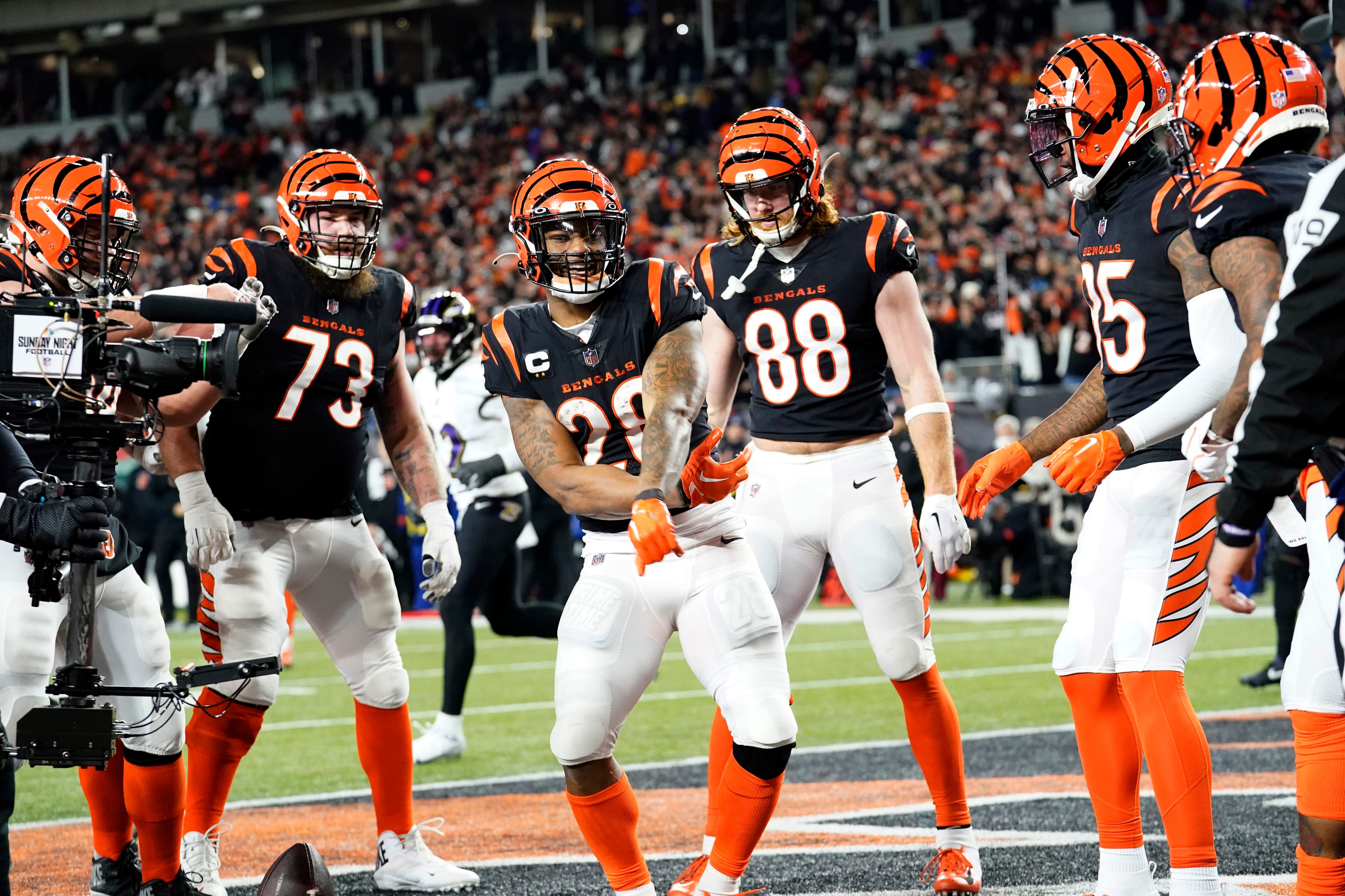 Cincinnati, United States. 16th Jan, 2023. Cincinnati Bengals quarterback Joe  Burrow (9) and Sam Hubbard (94) celebrate after defeating the Baltimore  Ravens 24-17 in their AFC Wild Card game at Paycor Stadium