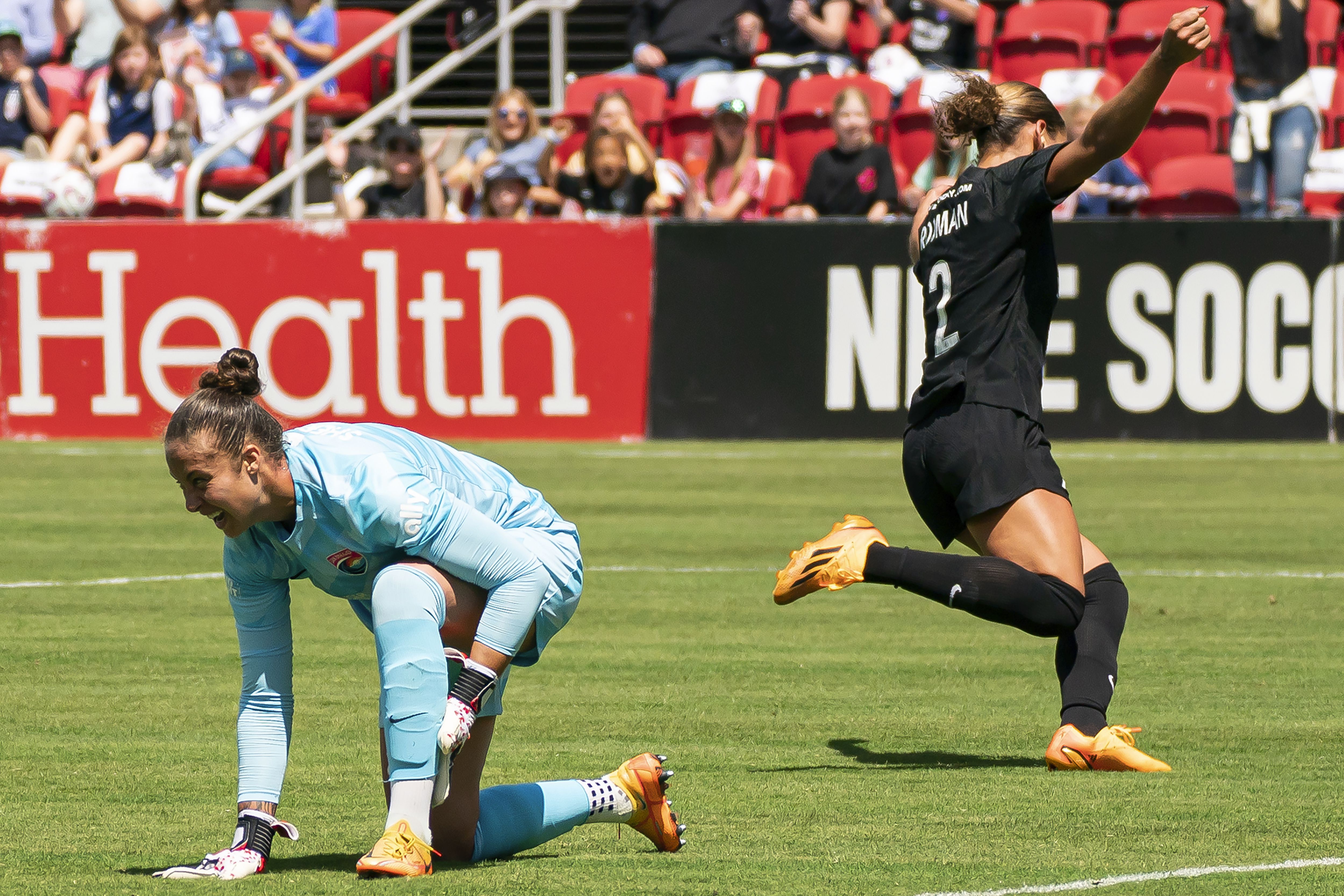 Pride edge Spirit 2-1, hand Washington 1st NWSL loss