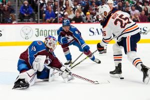 Nazem Kadri leads Avalanche to Game 2 win over Oilers