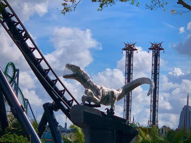 More Dinosaur Statues Arrive At Universal S Jurassic World Velocicoaster