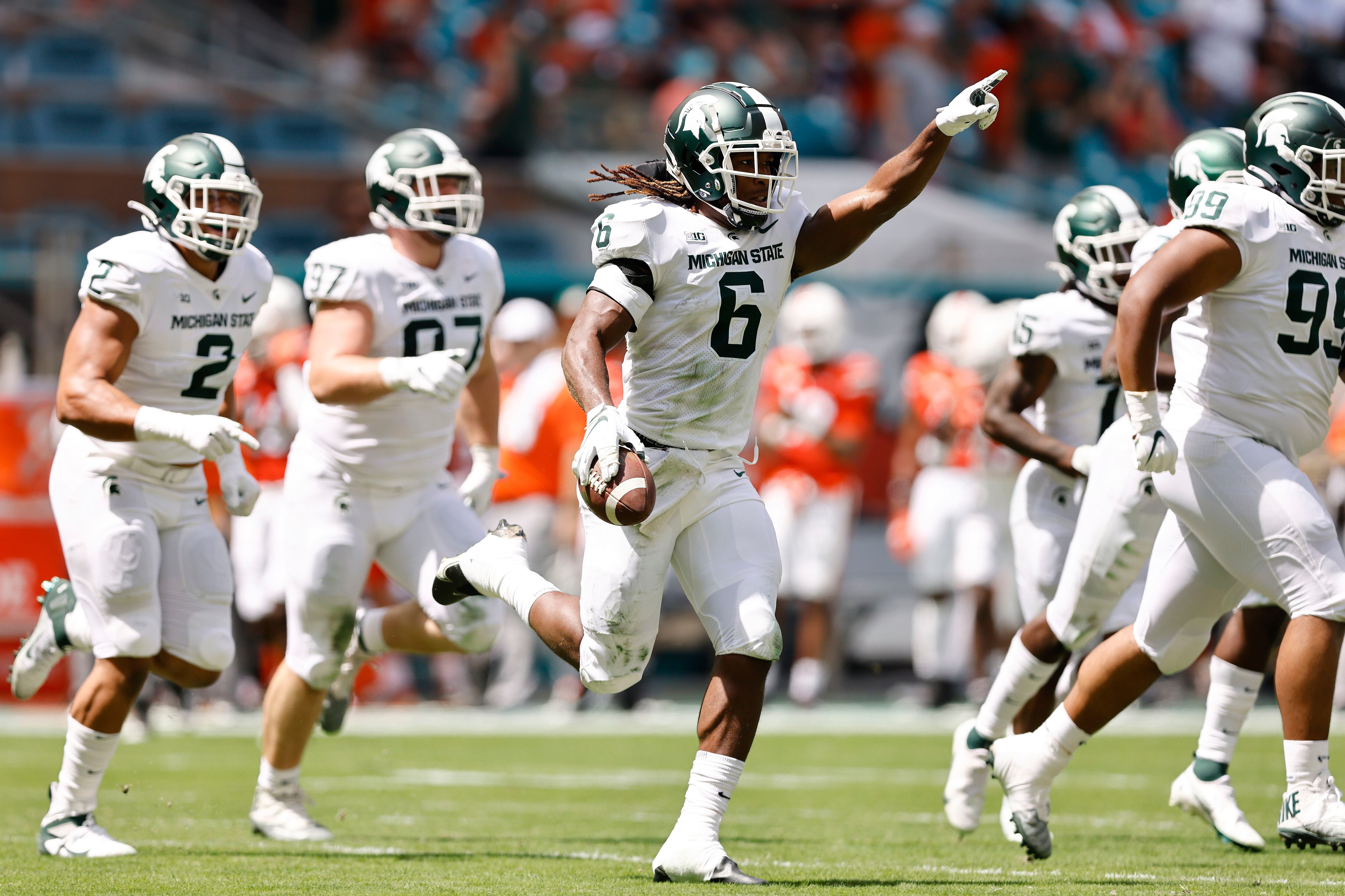 Payton Thorne, Jalen Nailor connect on three early TDs for Michigan State