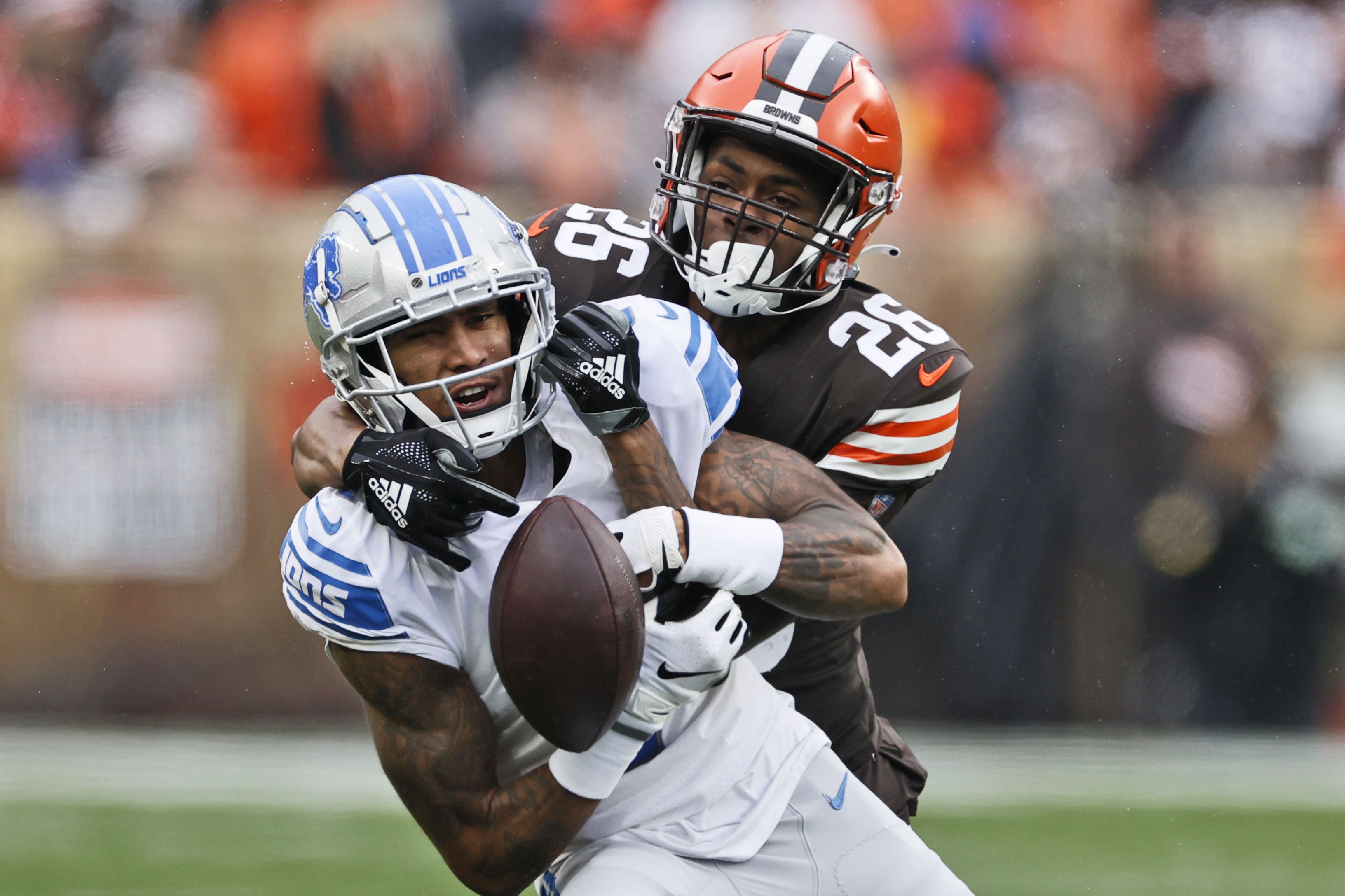 Lions remain winless after 13-10 loss in Cleveland