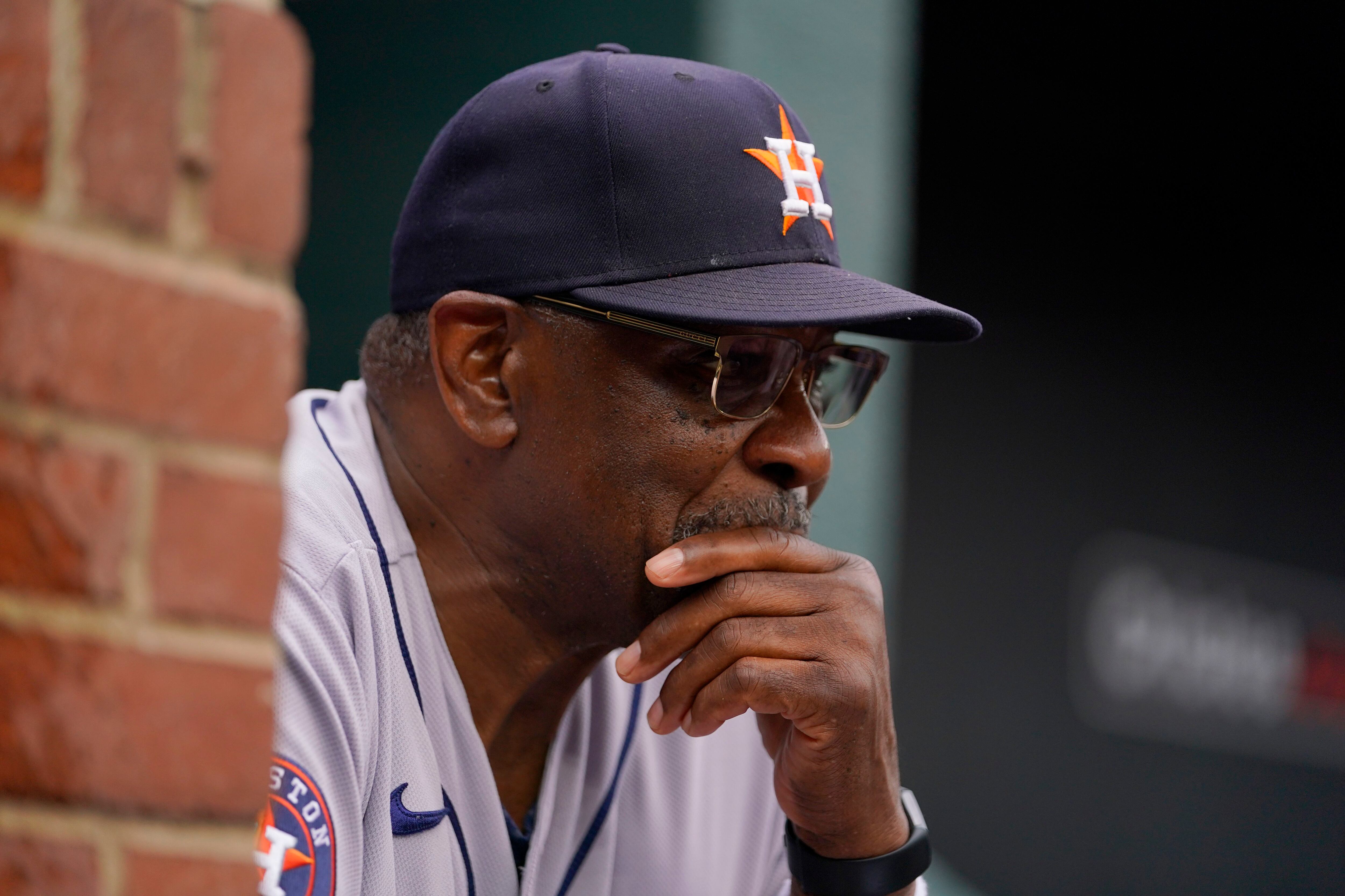 Astros exercise manager Dusty Baker's 2021 option