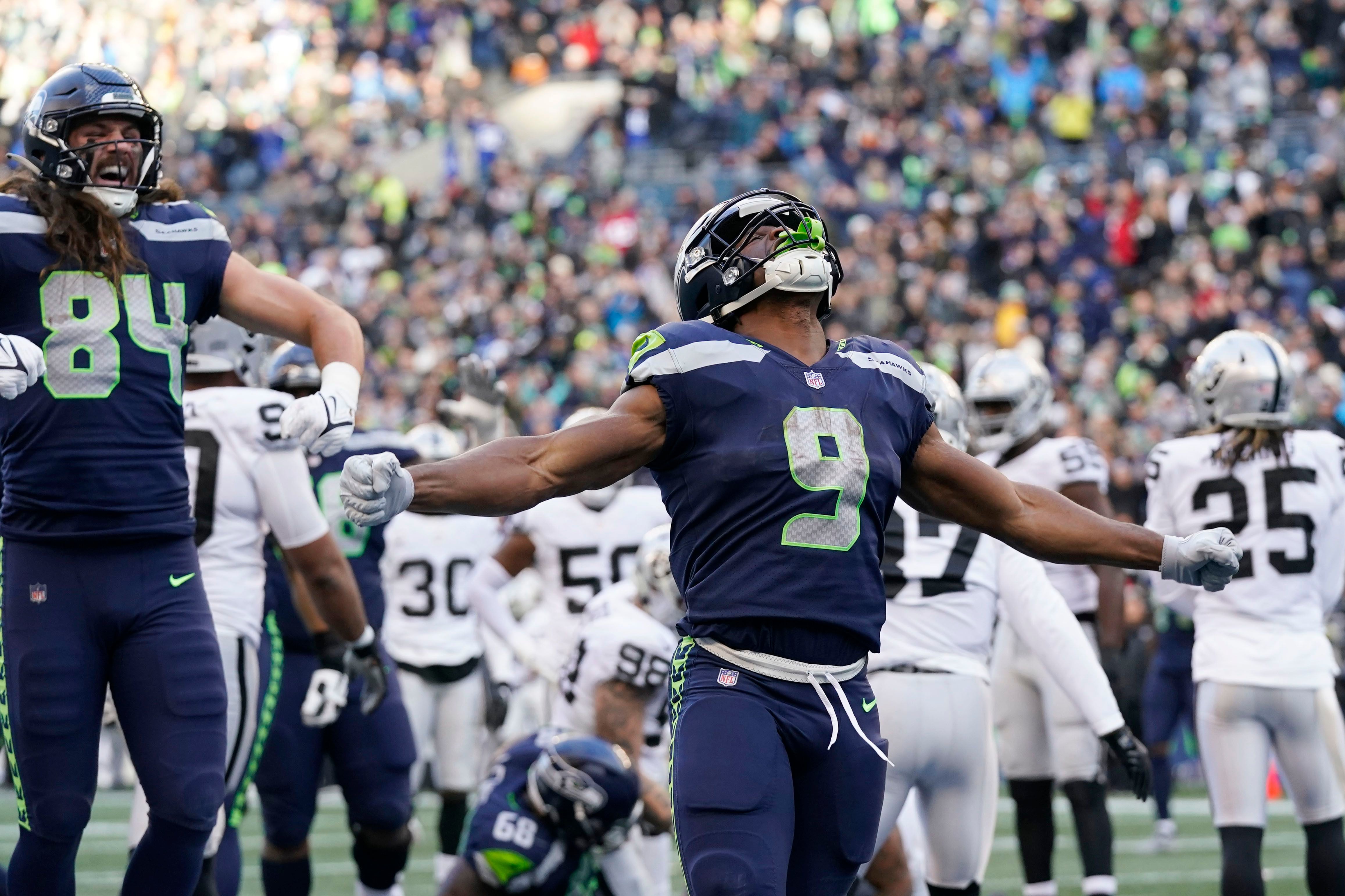 Seahawks lose 40-34 to Raiders after giving up 86-yard score in OT