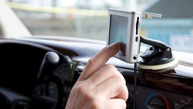 'Hands-free' Florida bill would allow drivers to 'tap' cellphones