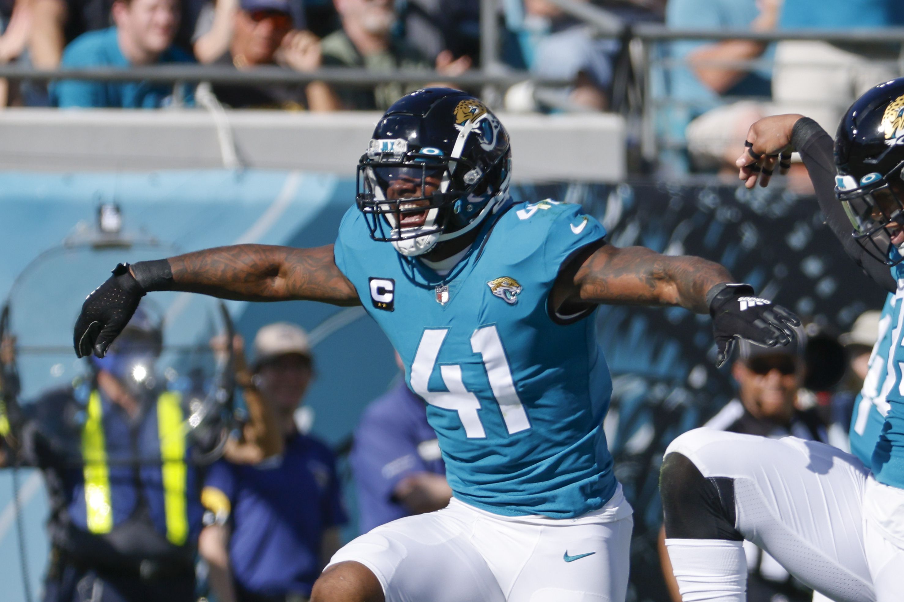 Jaguars fans cheer after Bears score touchdown to help Trevor