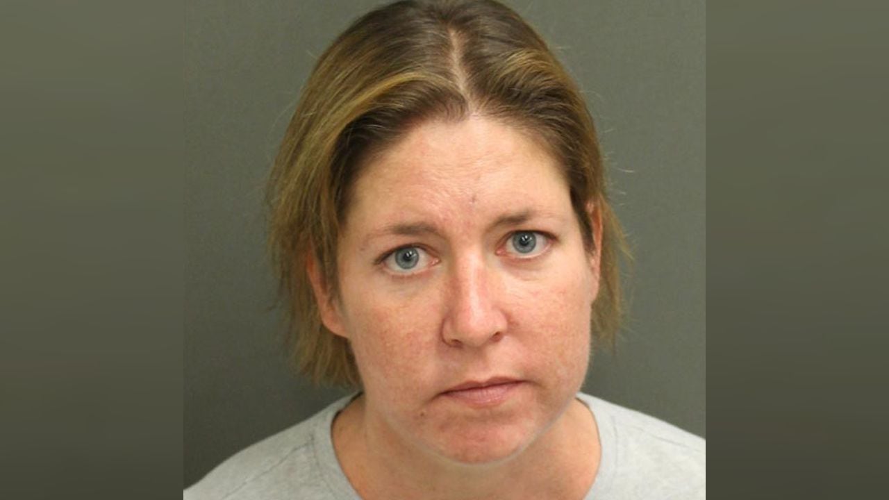 8 attorneys later, Florida woman accused of letting boyfriend die in suitcase must represent herself thumbnail